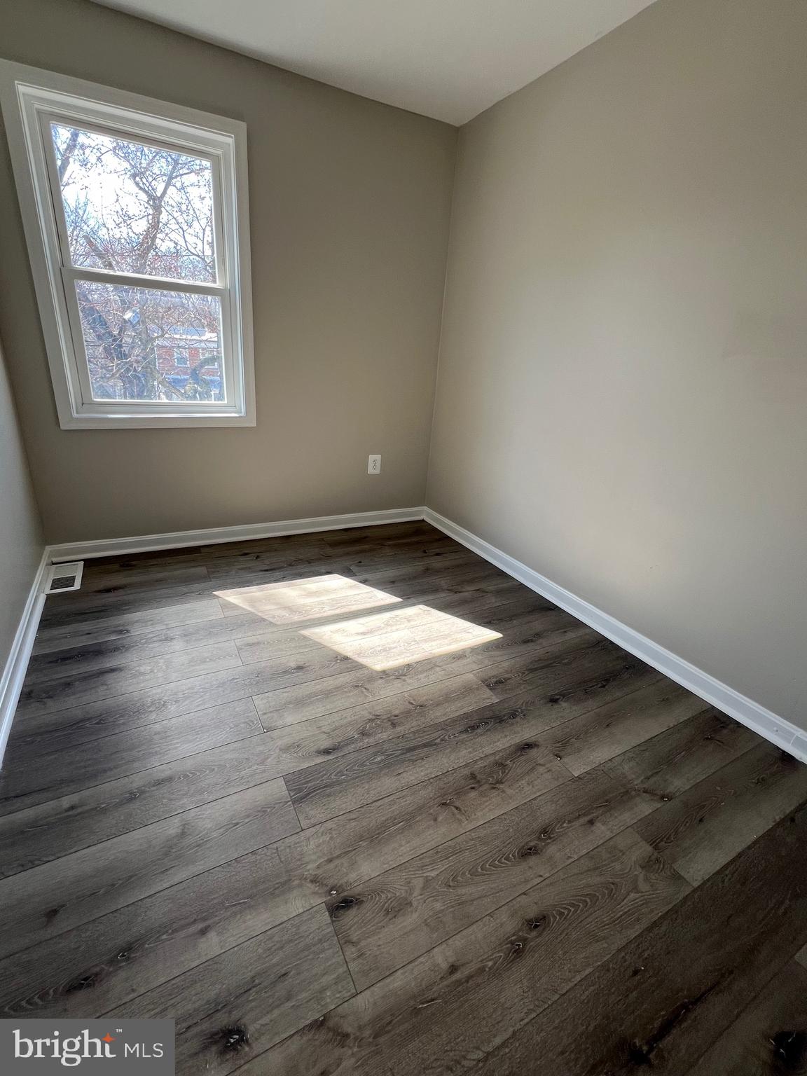 HOLLINSWOOD - Residential