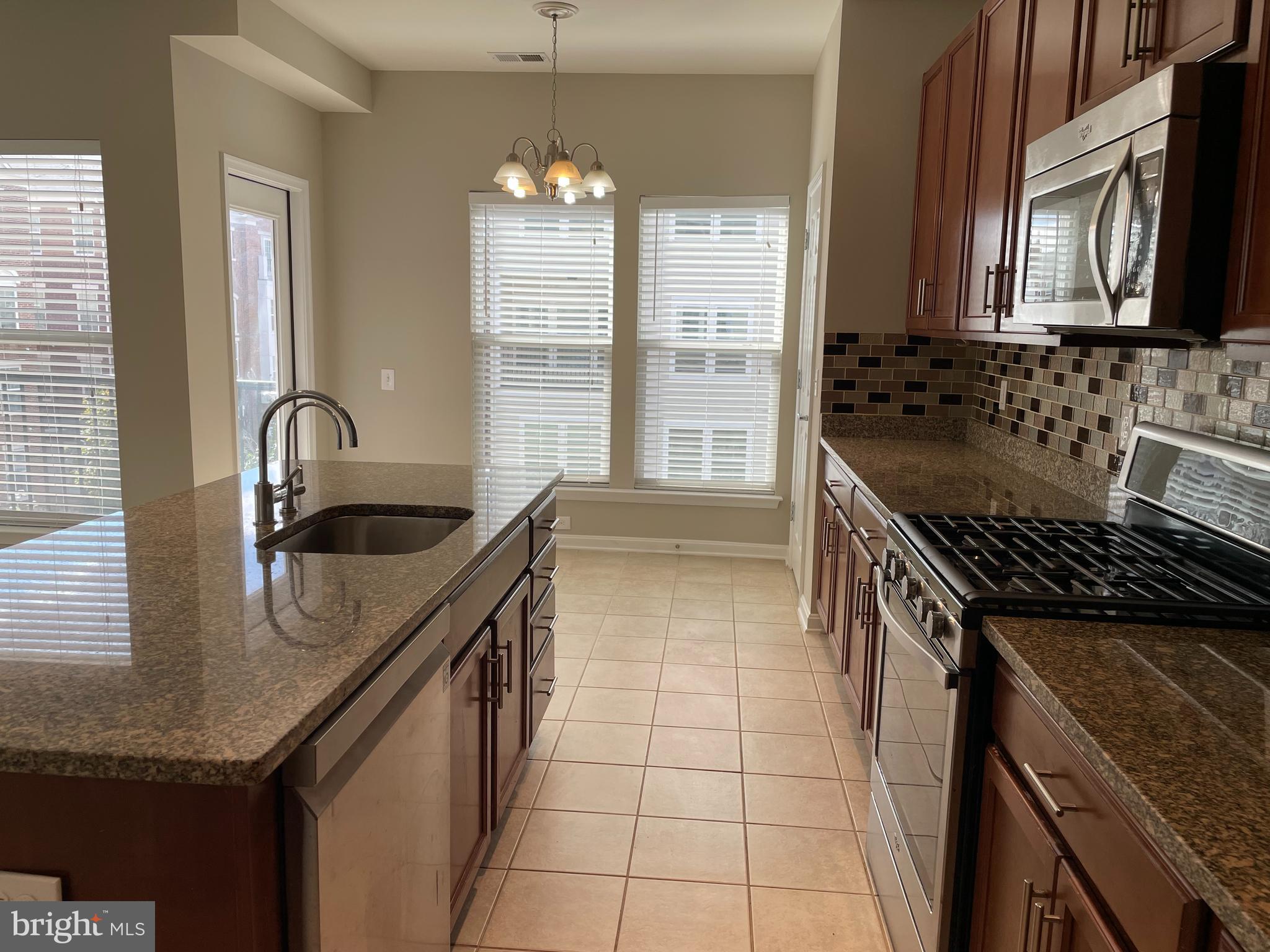 2953 FINSBURY PLACE 96