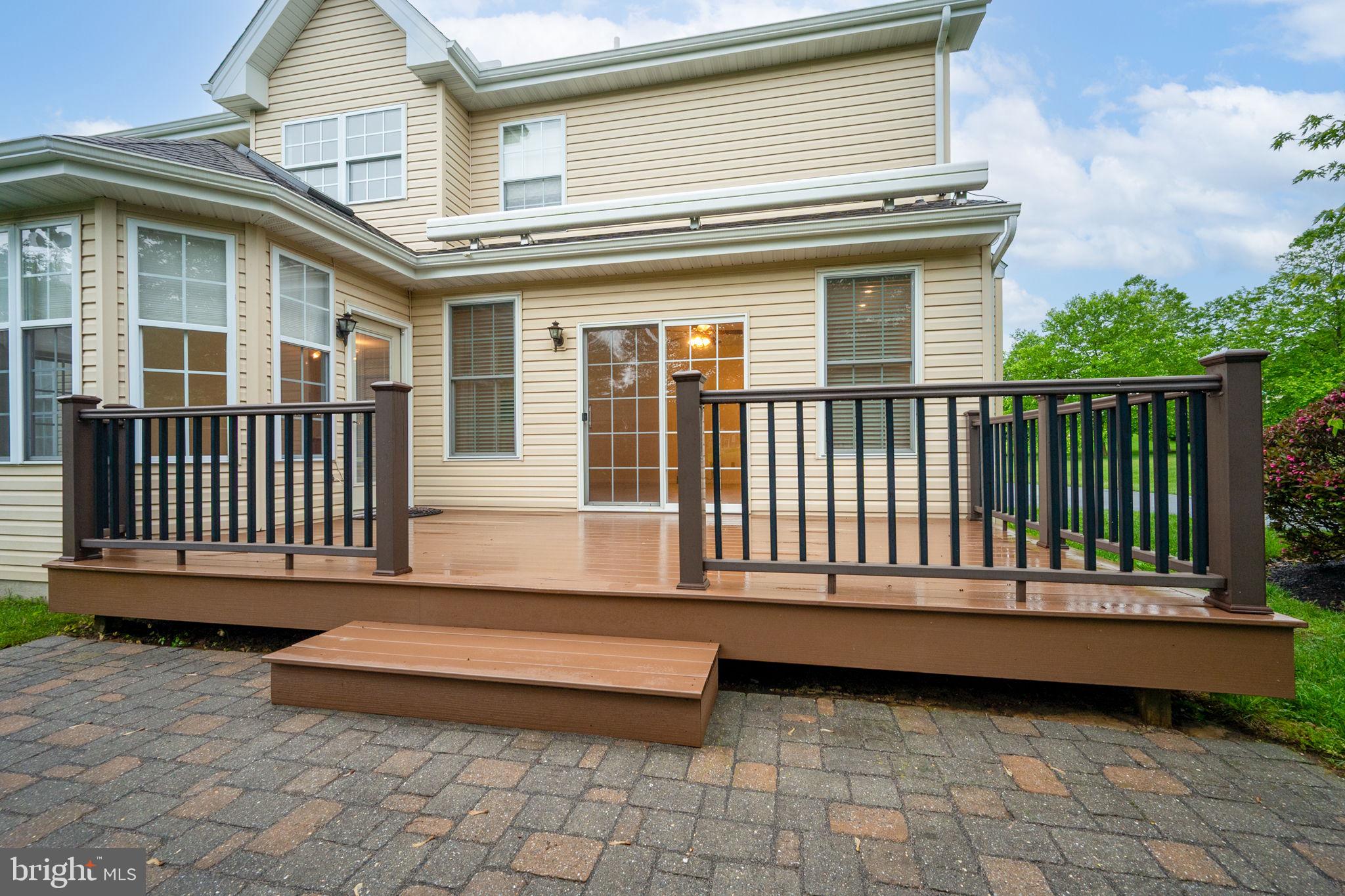 1 PICKET LANE