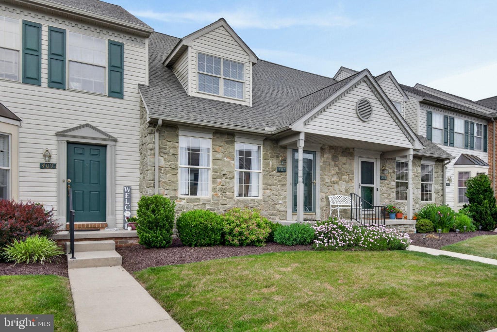 Photo of 407 Cobblestone Lane, LANCASTER, PA 17601 (MLS # PALA2089356)