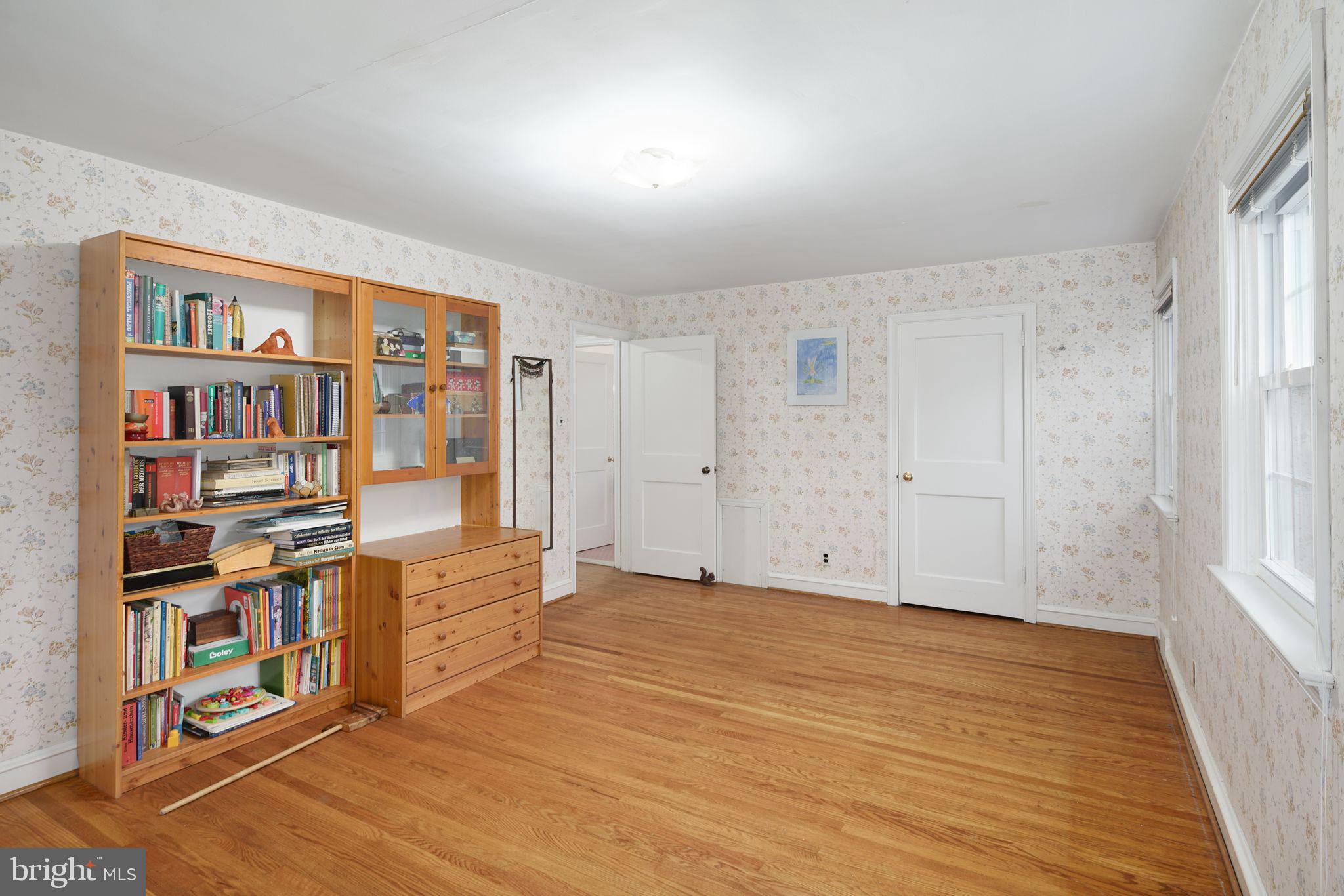 TWICKENHAM VILLAGE - Residential