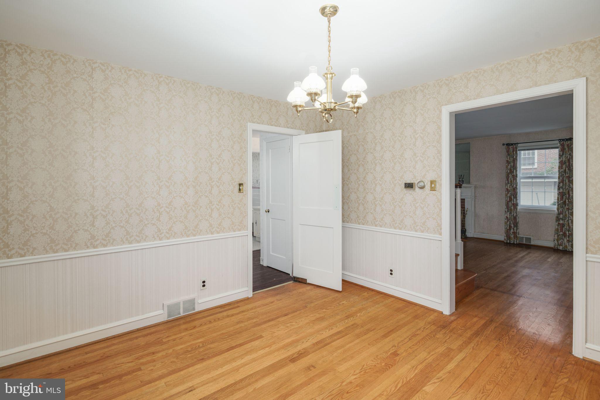 TWICKENHAM VILLAGE - Residential