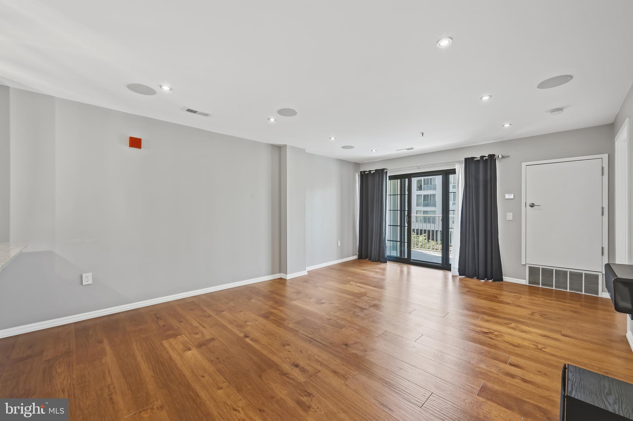 2 LEVERINGTON AVENUE 21