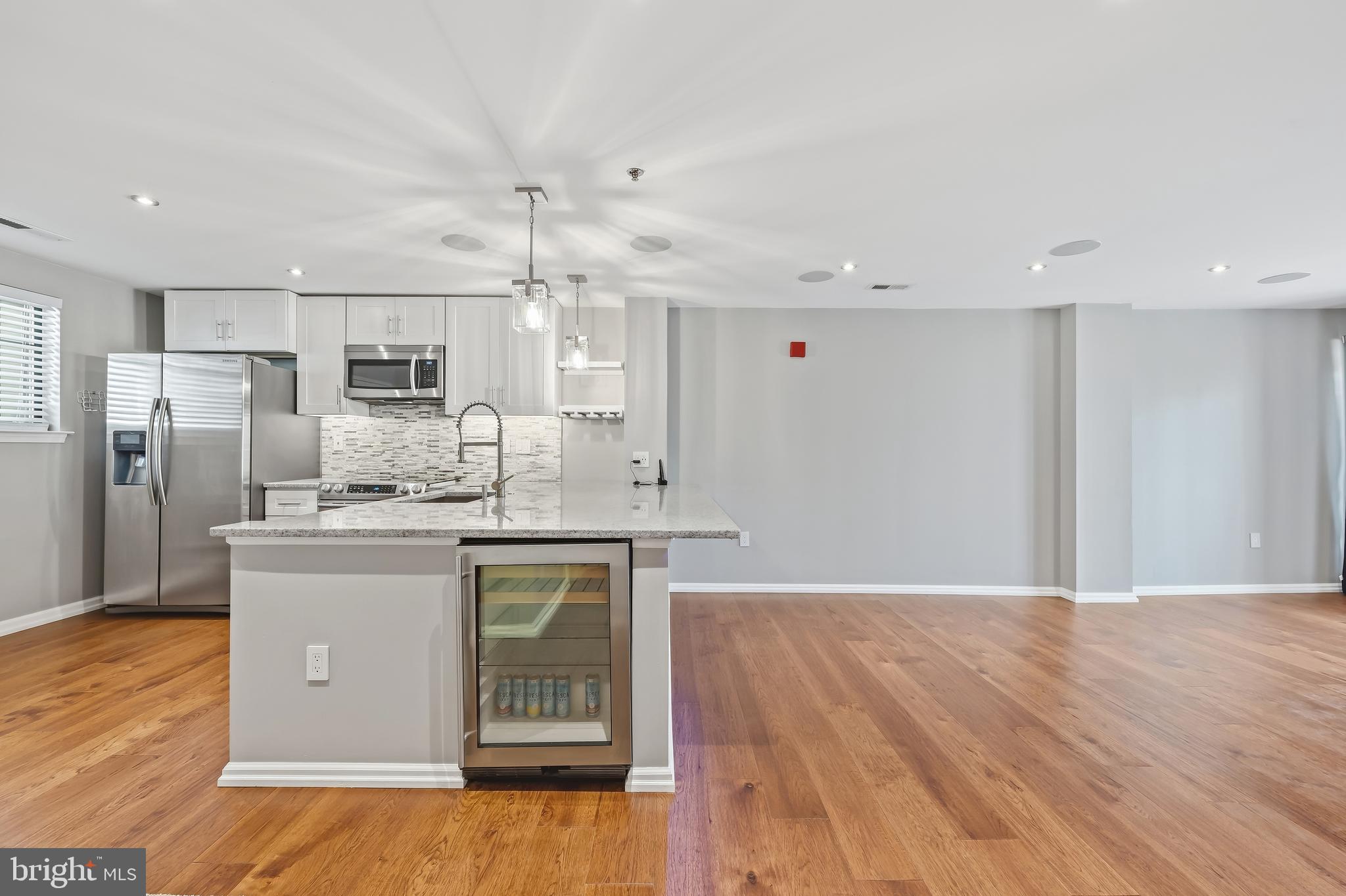 2 LEVERINGTON AVENUE 21