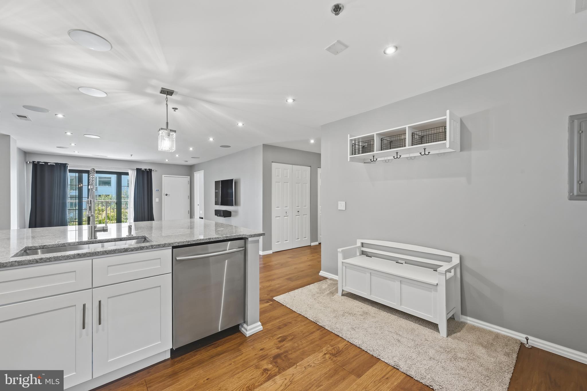 2 LEVERINGTON AVENUE 21