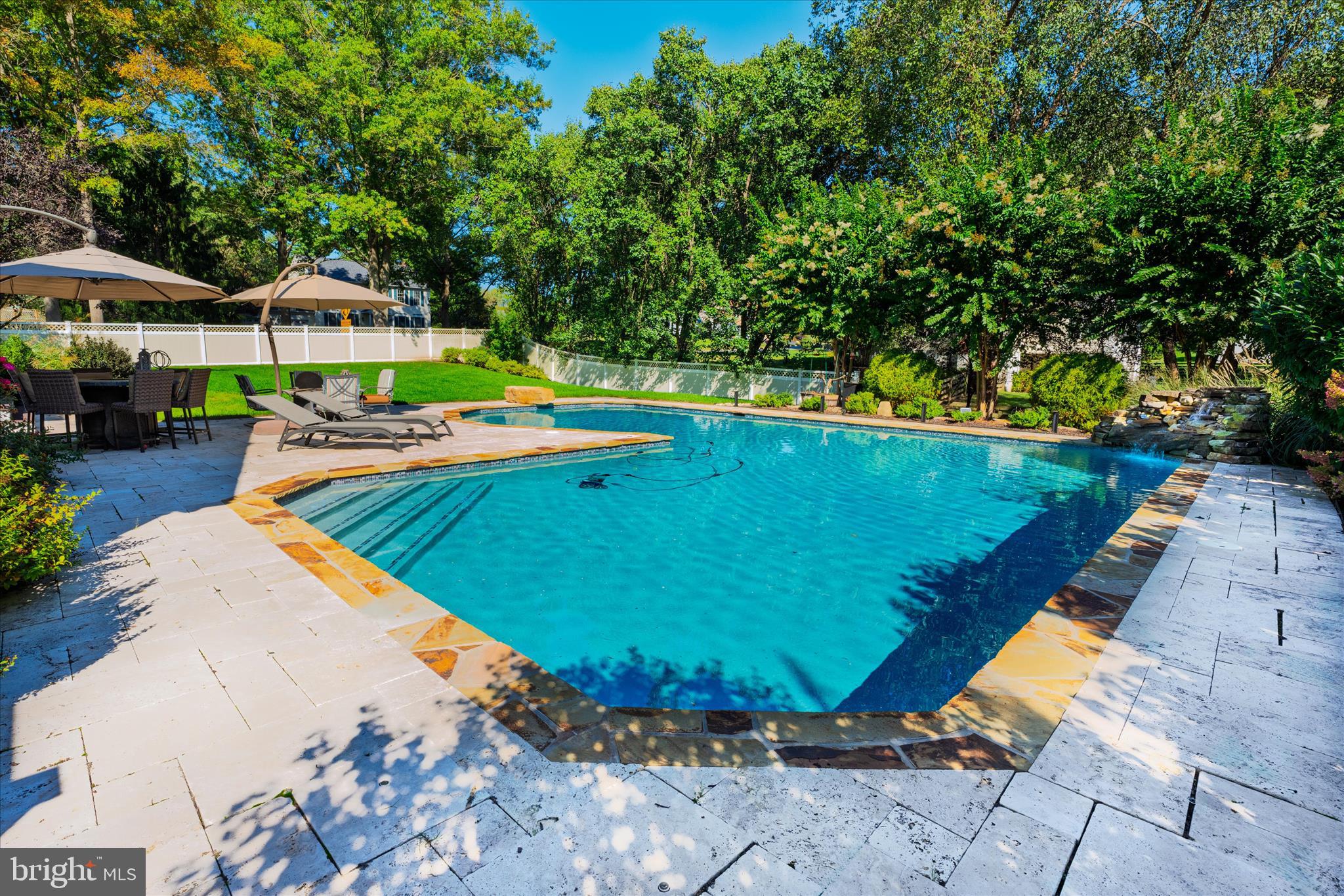 MCKENZIE MEADOWS - Residential