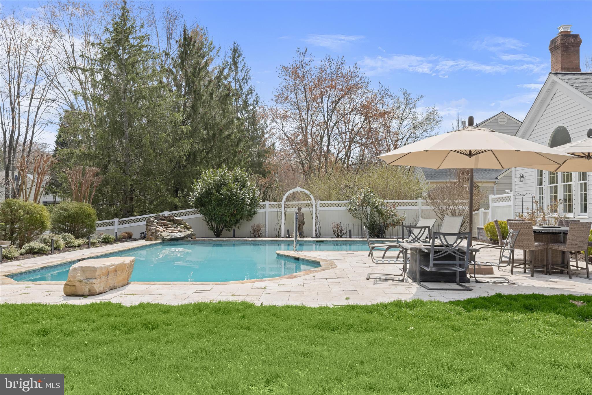 MCKENZIE MEADOWS - Residential