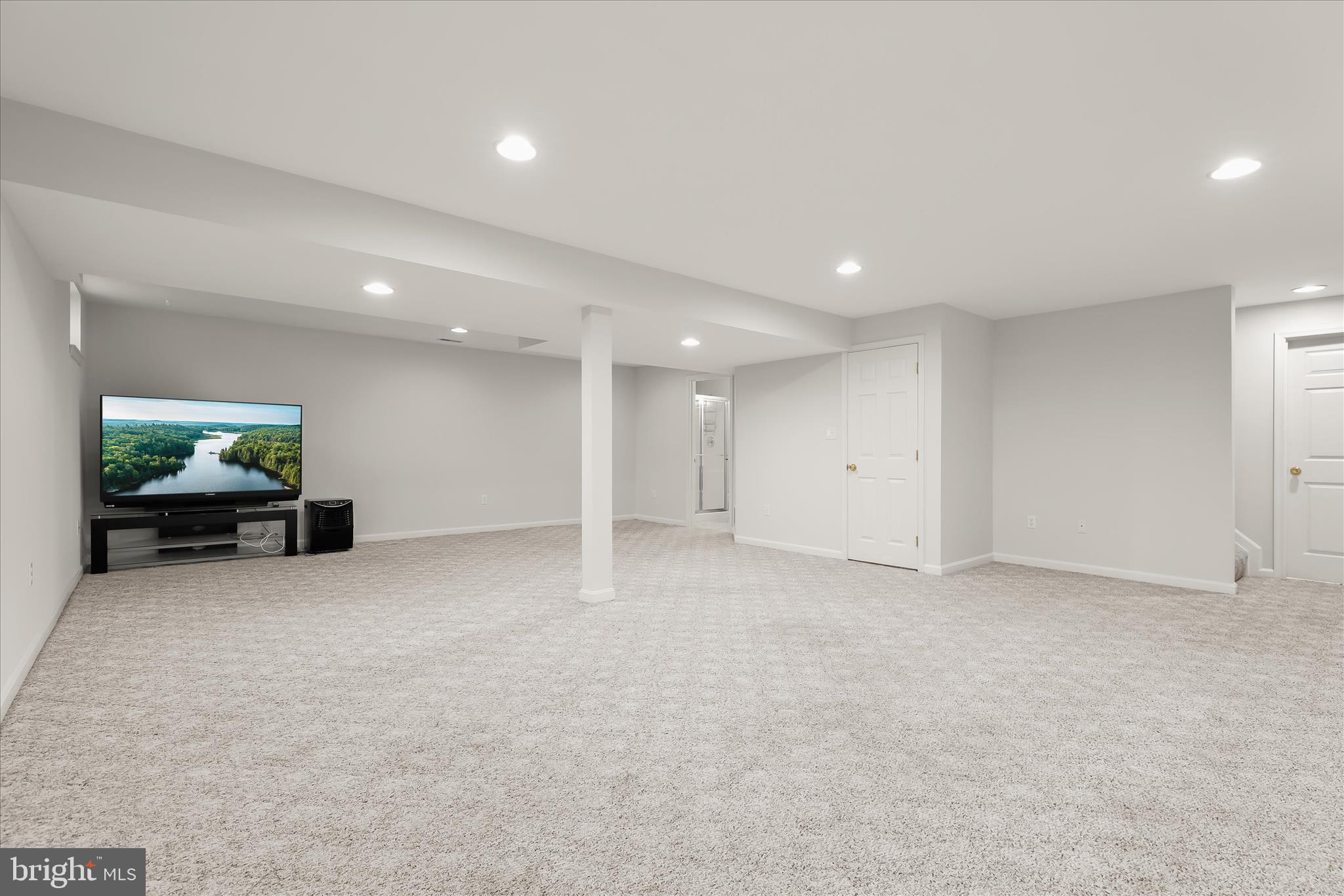 MCKENZIE MEADOWS - Residential