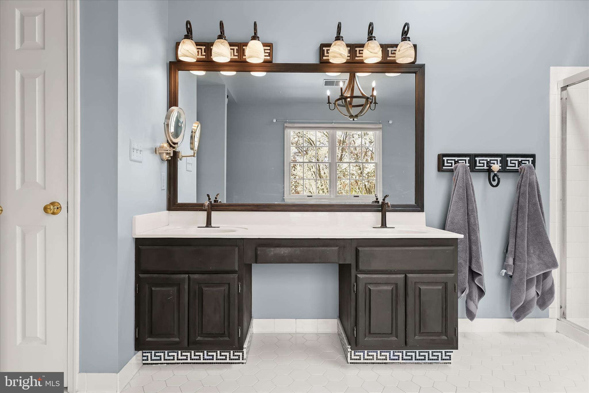 MCKENZIE MEADOWS - Residential