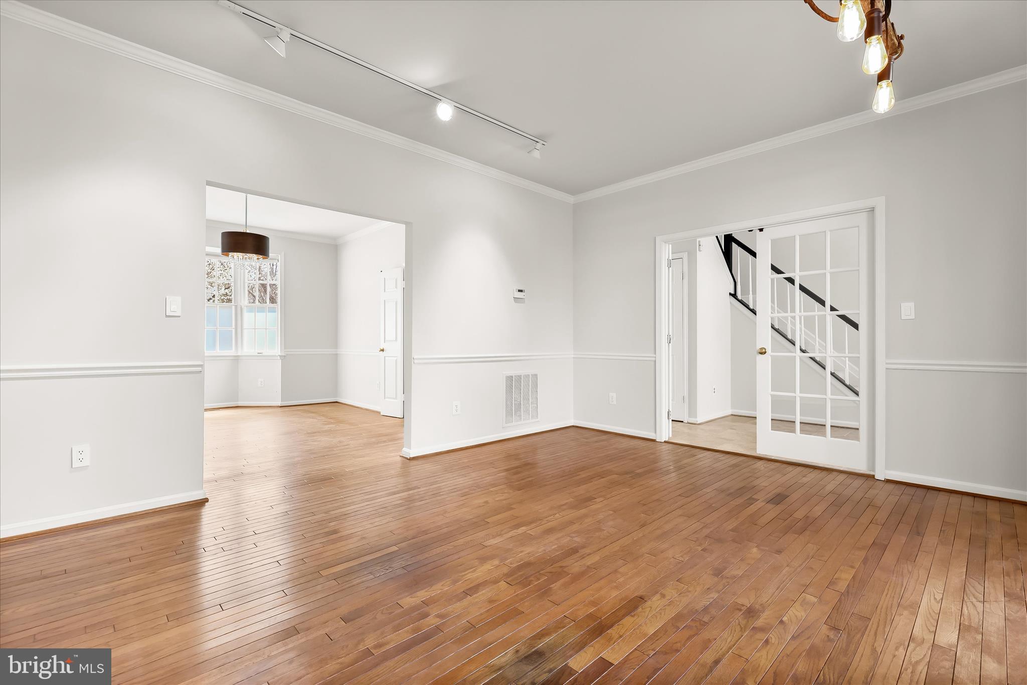 MCKENZIE MEADOWS - Residential