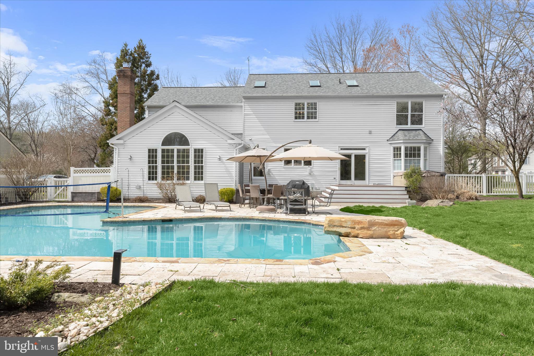 MCKENZIE MEADOWS - Residential