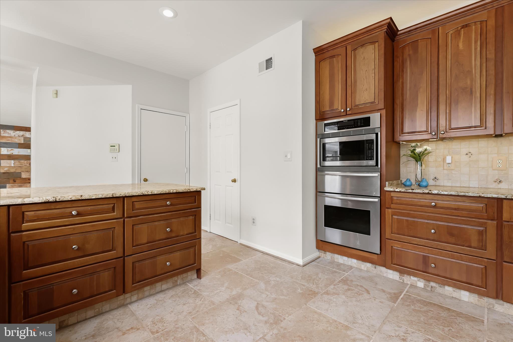 MCKENZIE MEADOWS - Residential