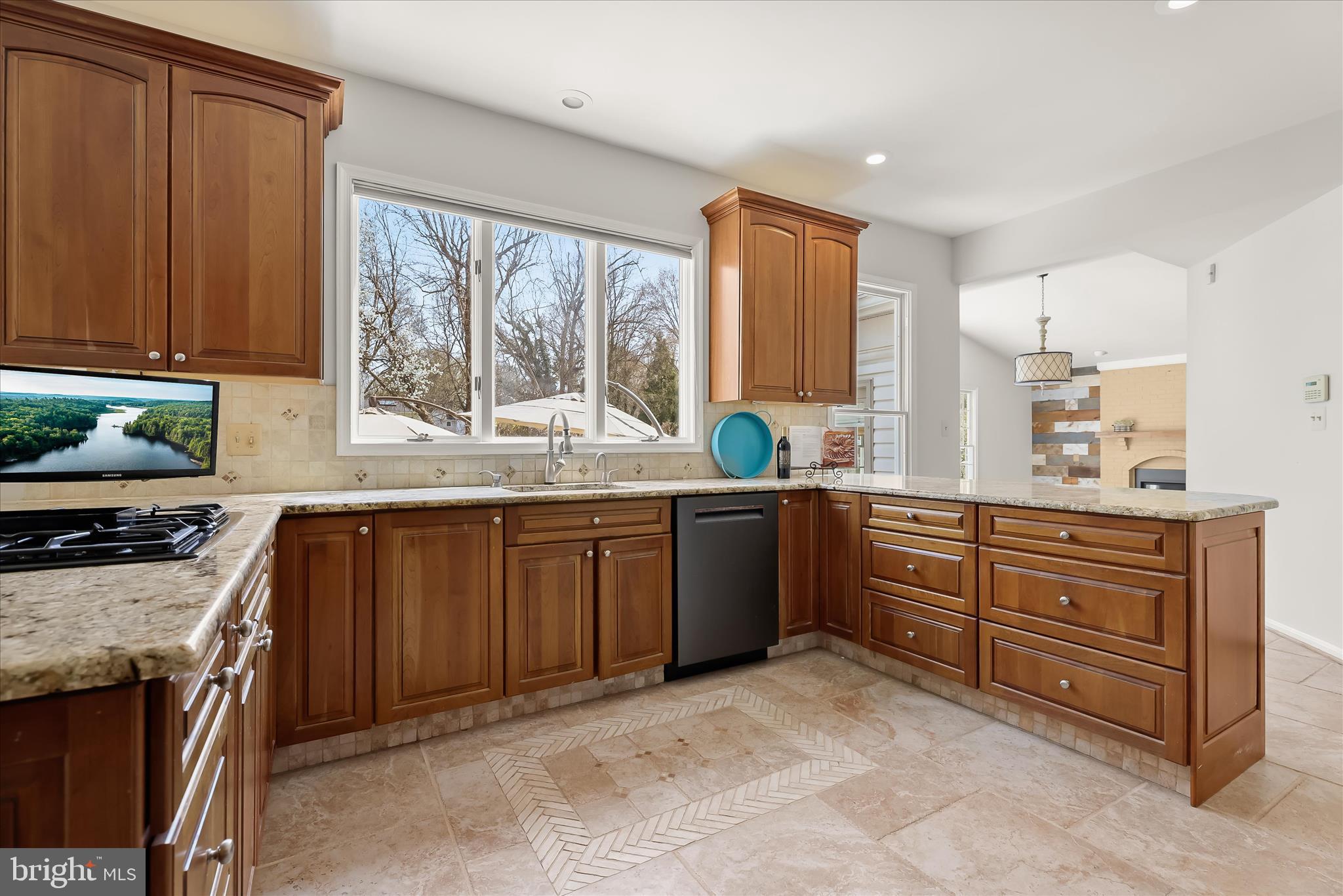 MCKENZIE MEADOWS - Residential