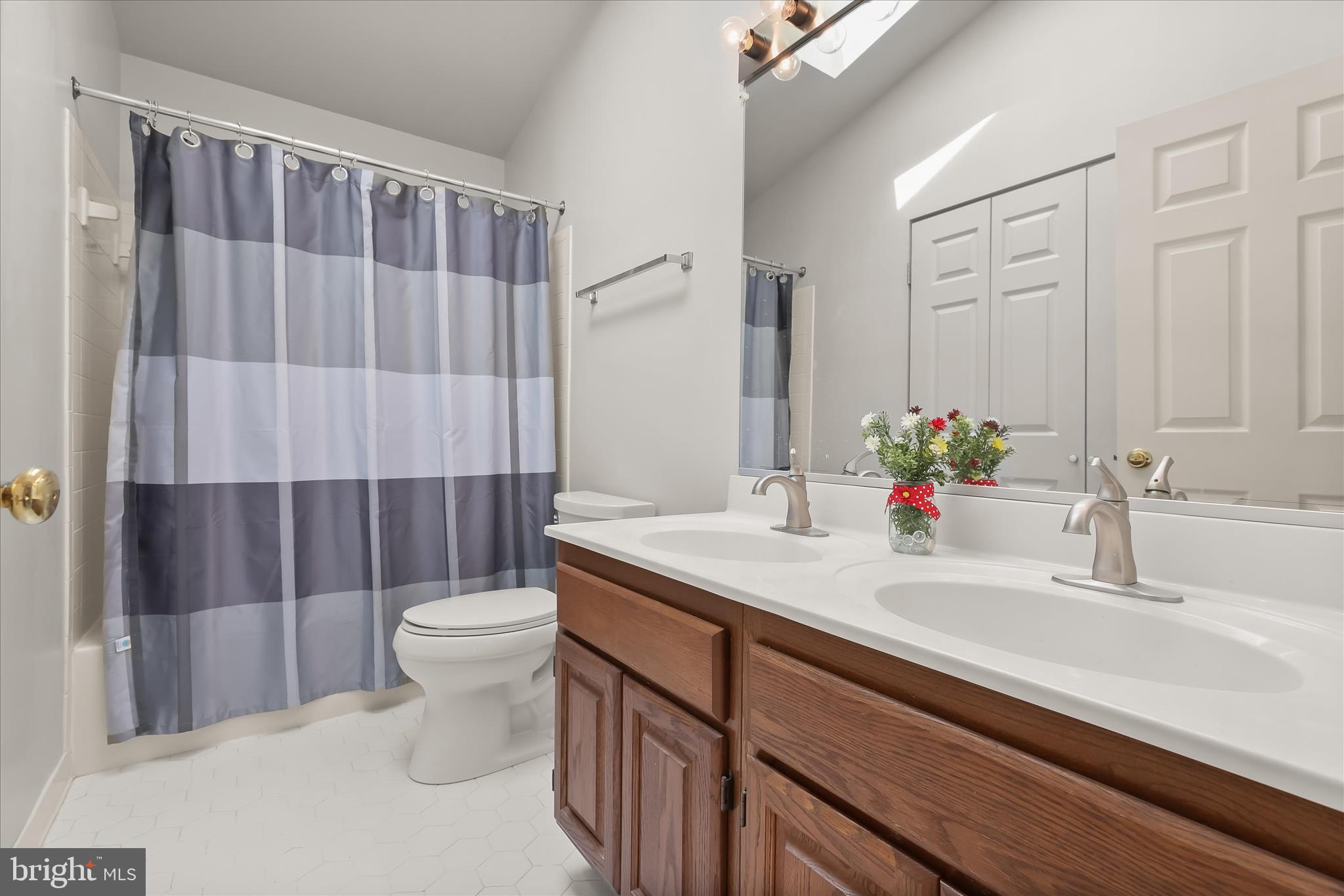 MCKENZIE MEADOWS - Residential