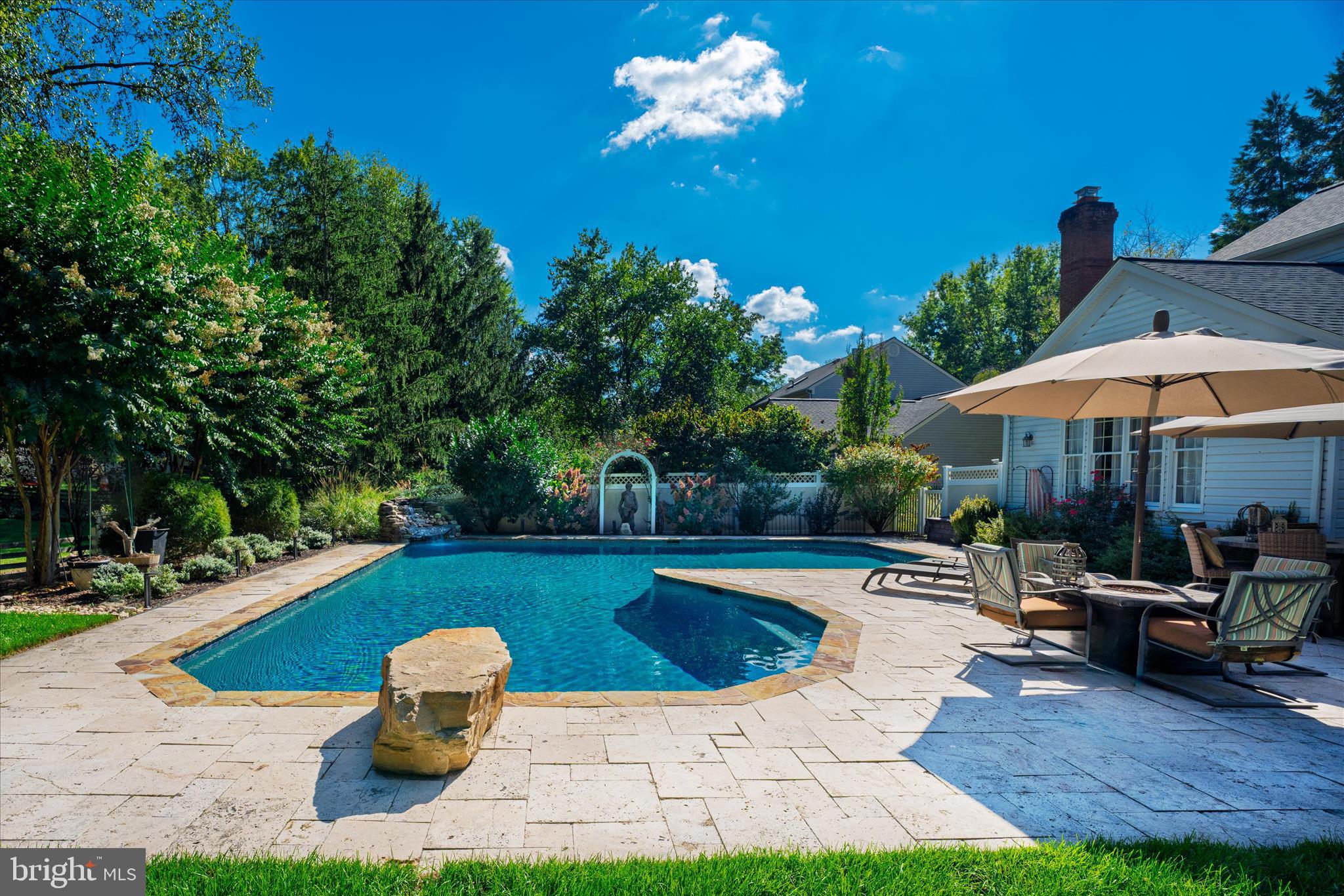 MCKENZIE MEADOWS - Residential