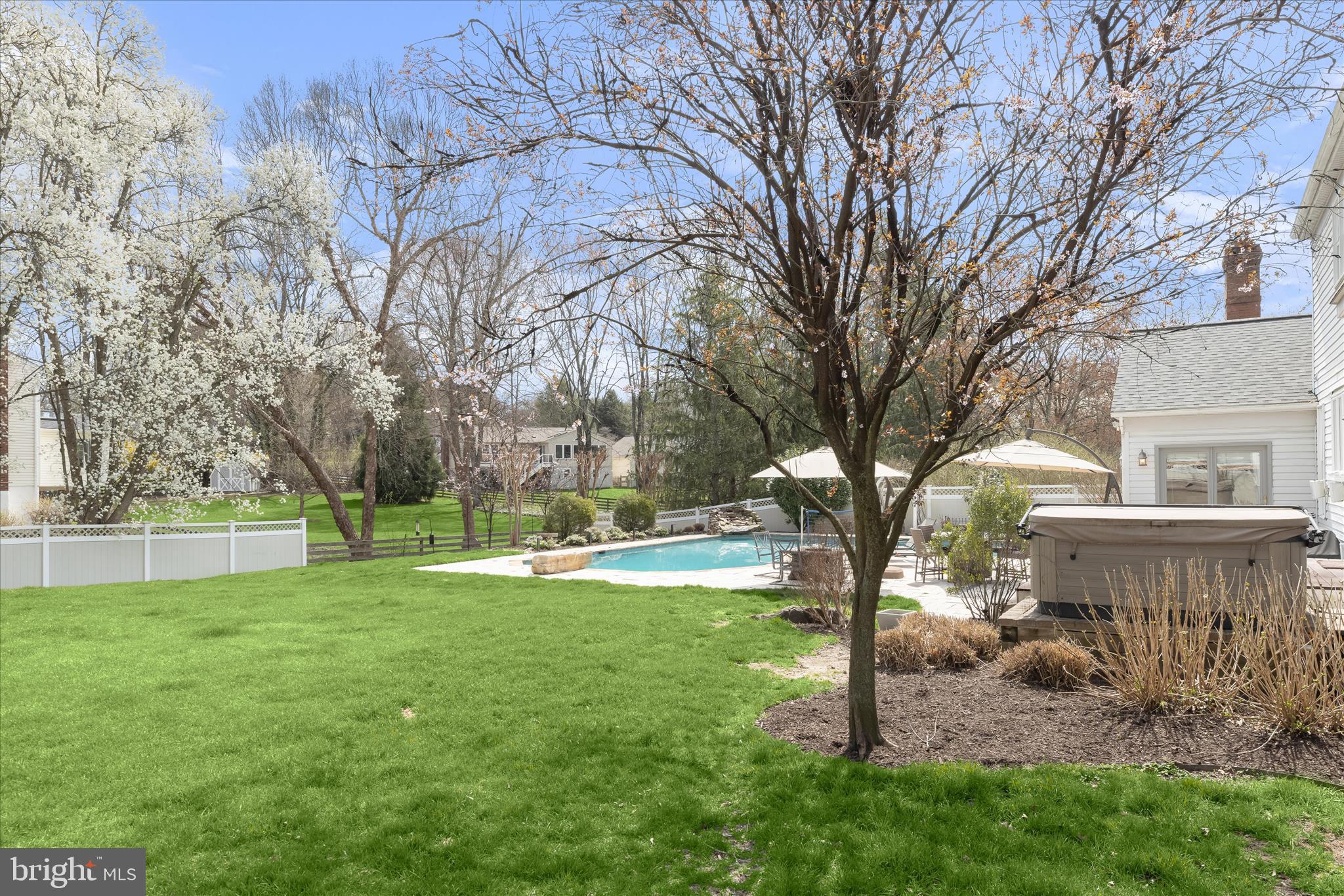 MCKENZIE MEADOWS - Residential