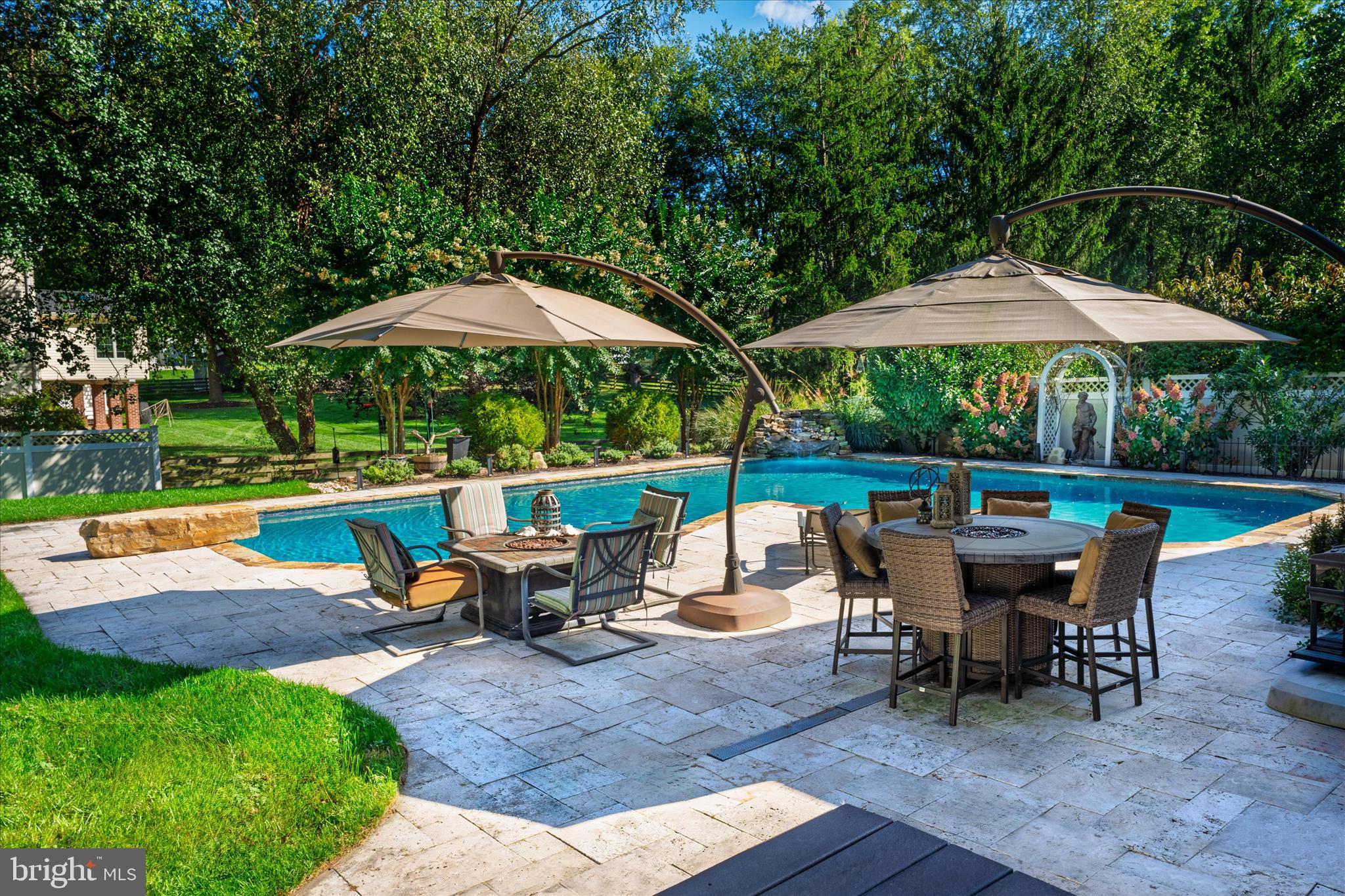 MCKENZIE MEADOWS - Residential