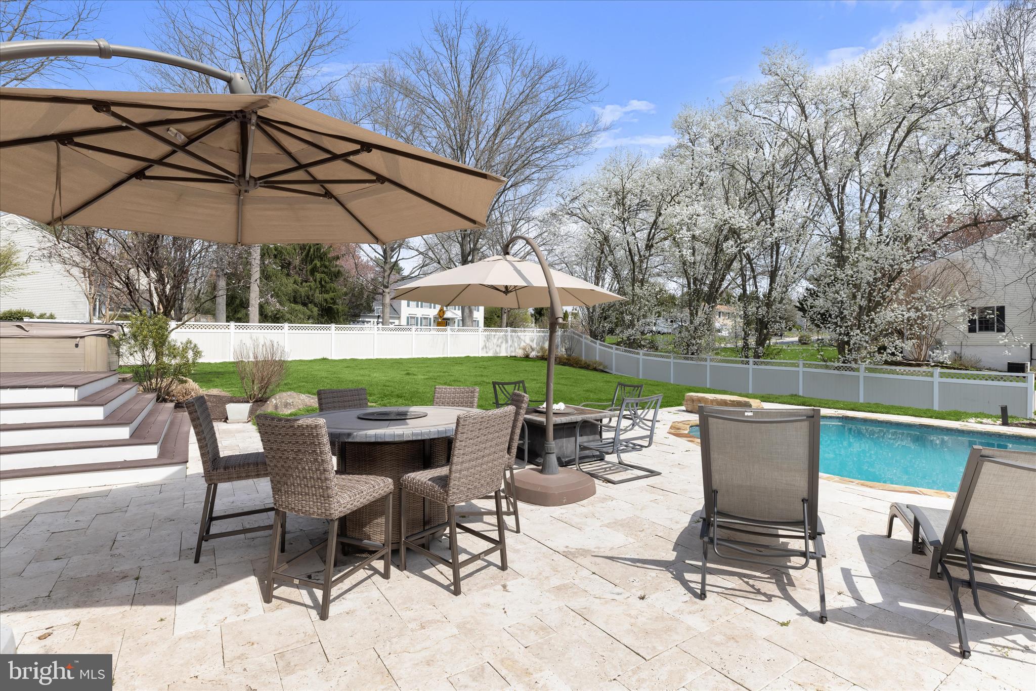 MCKENZIE MEADOWS - Residential