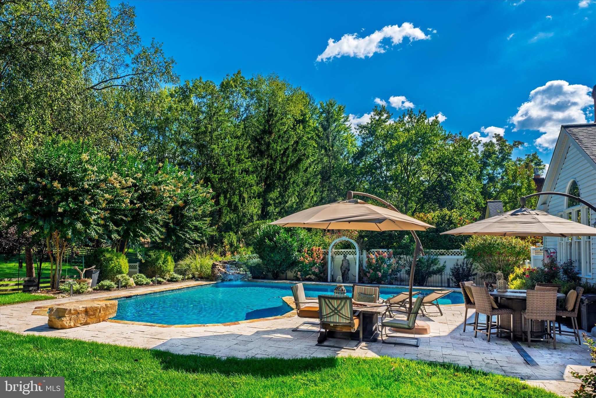 MCKENZIE MEADOWS - Residential