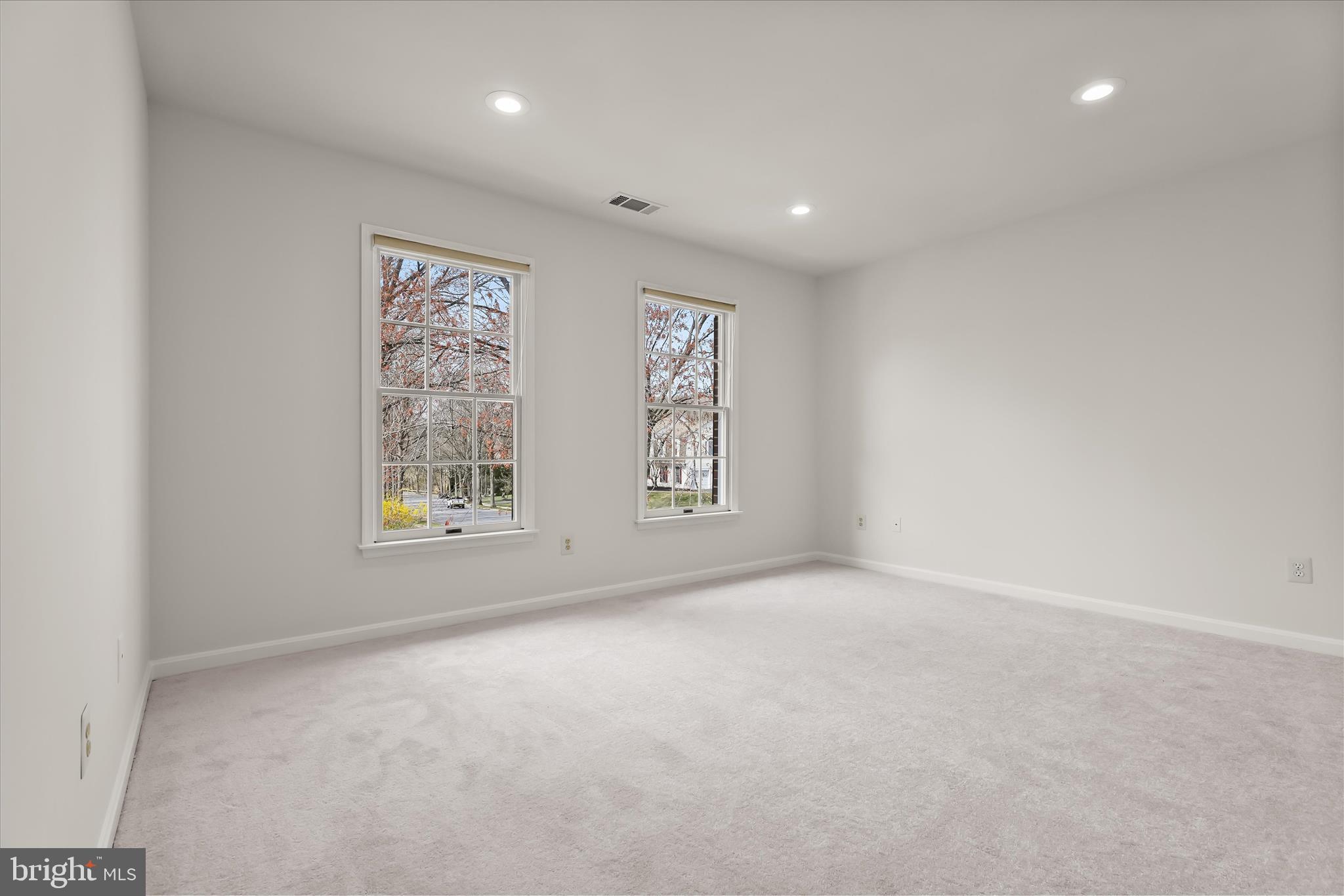 MCKENZIE MEADOWS - Residential