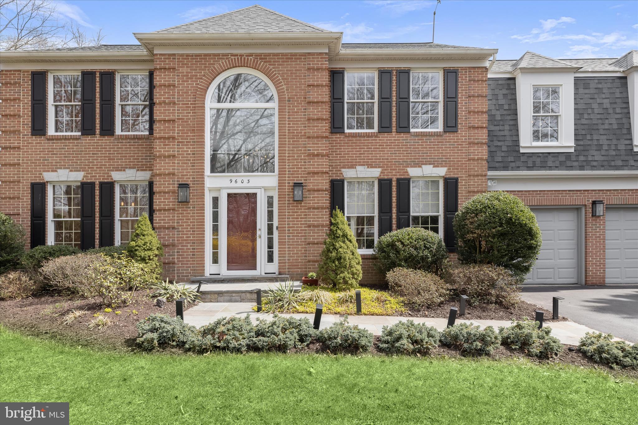 MCKENZIE MEADOWS - Residential