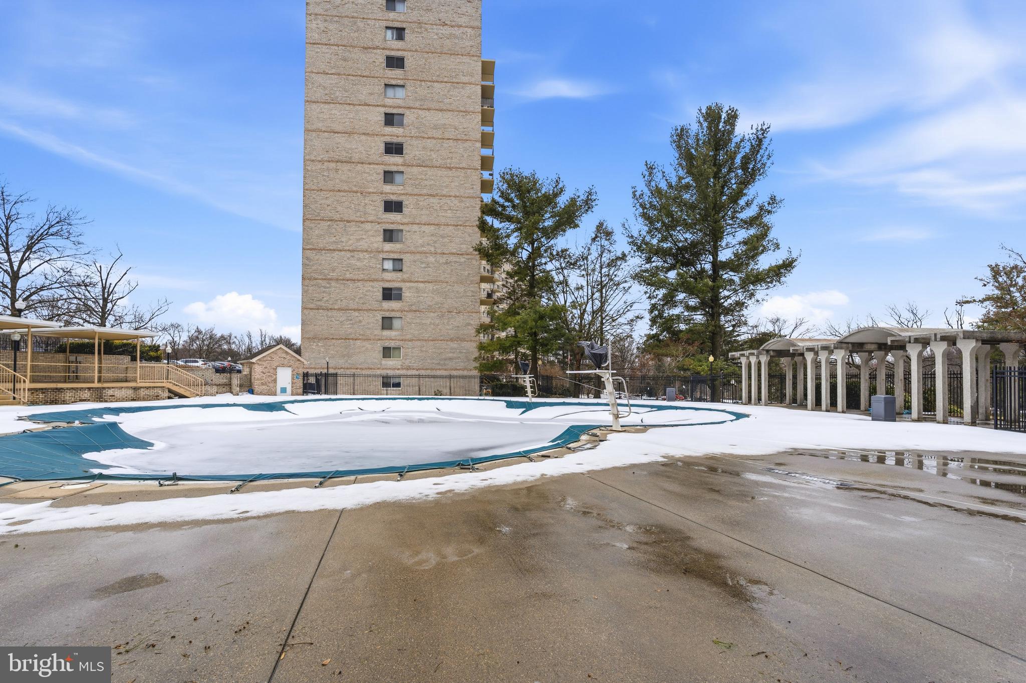 UNIVERSITY TOWERS CODM - Residential