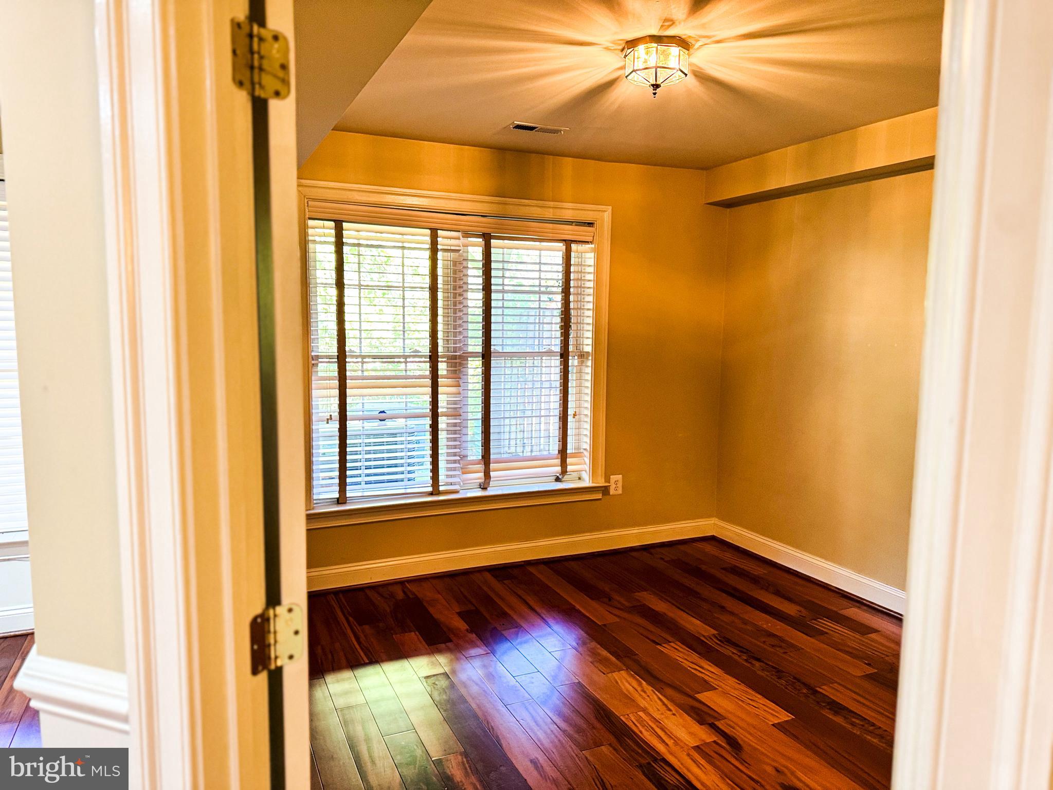 FAIRFAX PARK - Residential