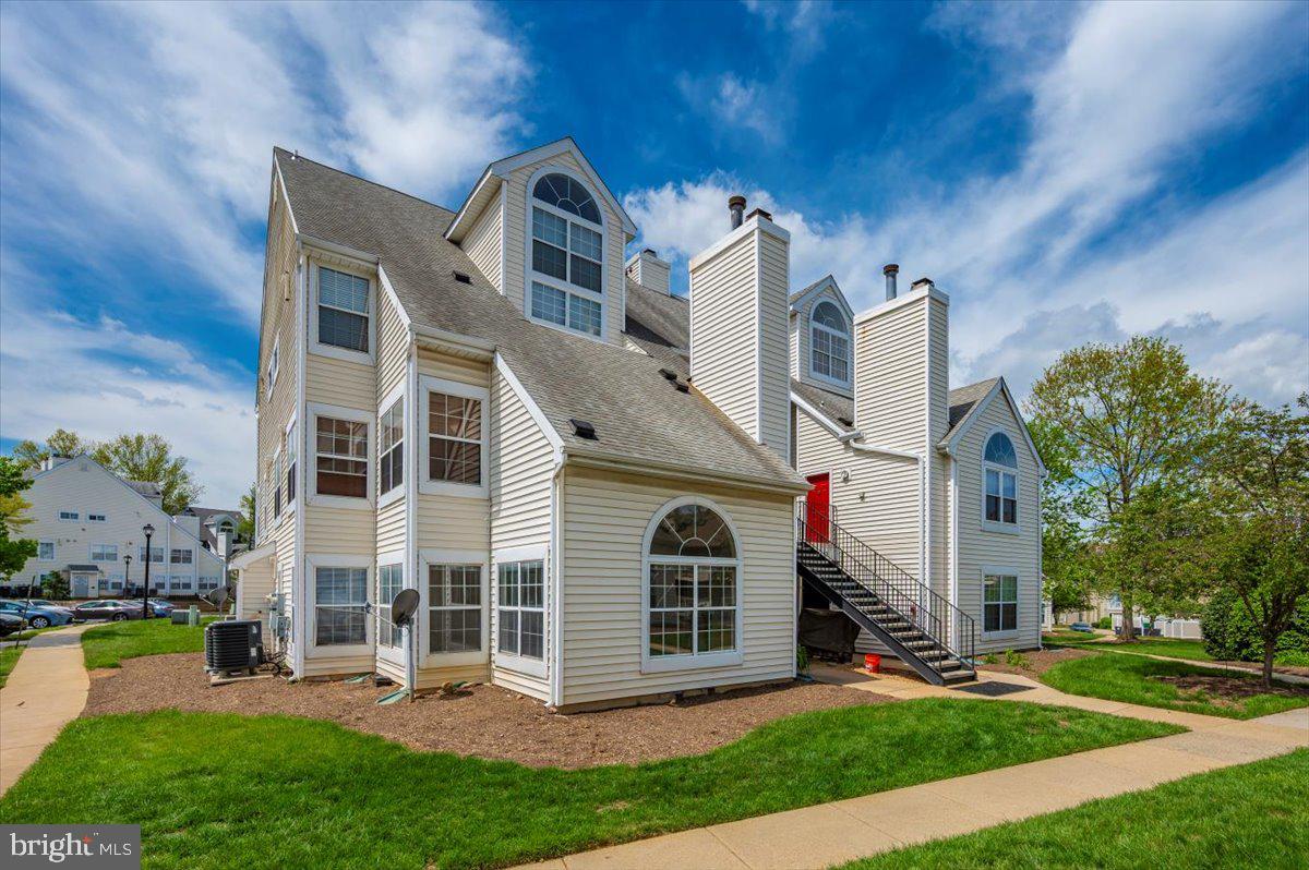 VISTAS 2 AT LAUREL - Residential