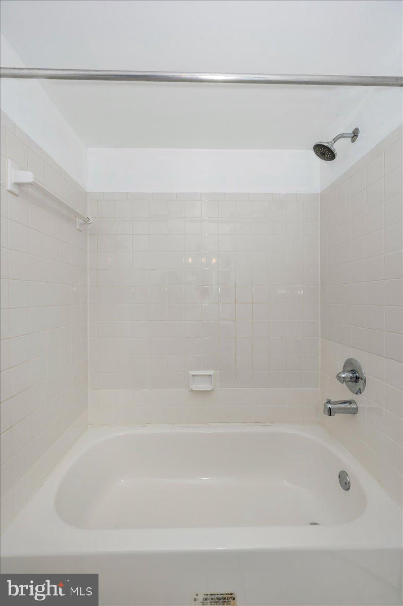 VISTAS 2 AT LAUREL - Residential