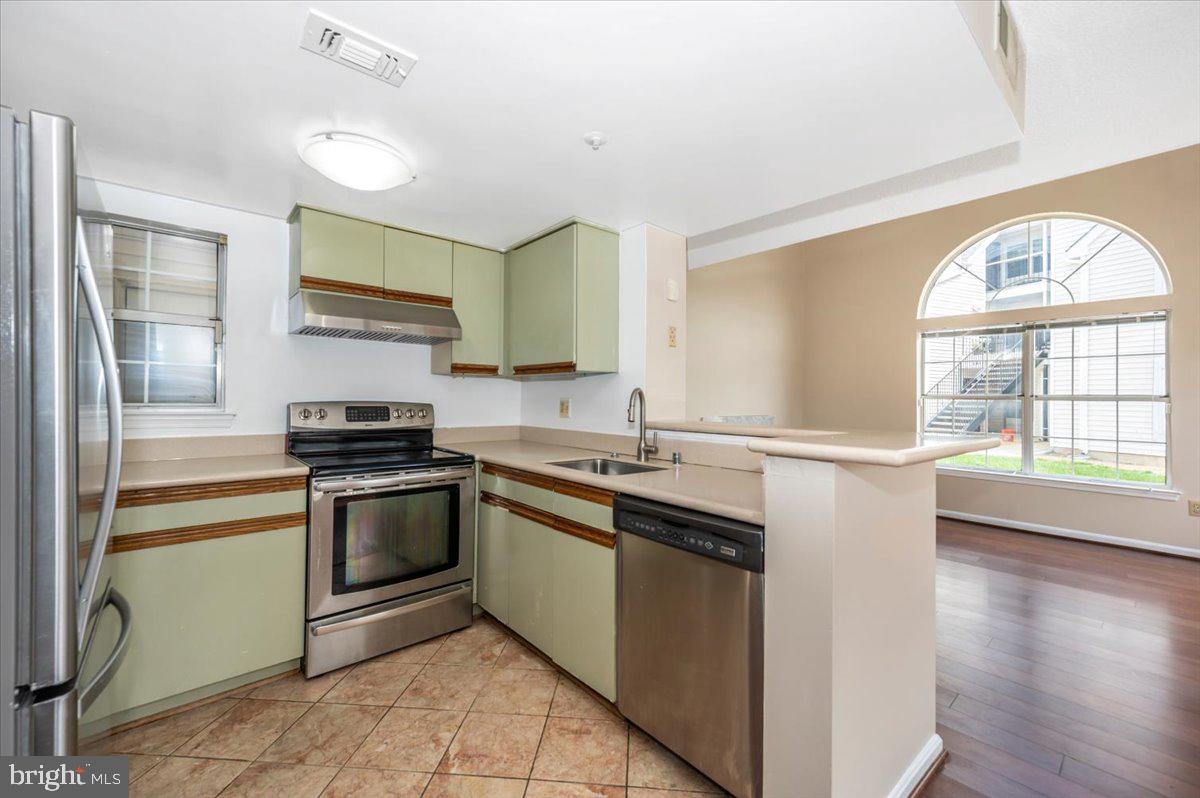 VISTAS 2 AT LAUREL - Residential