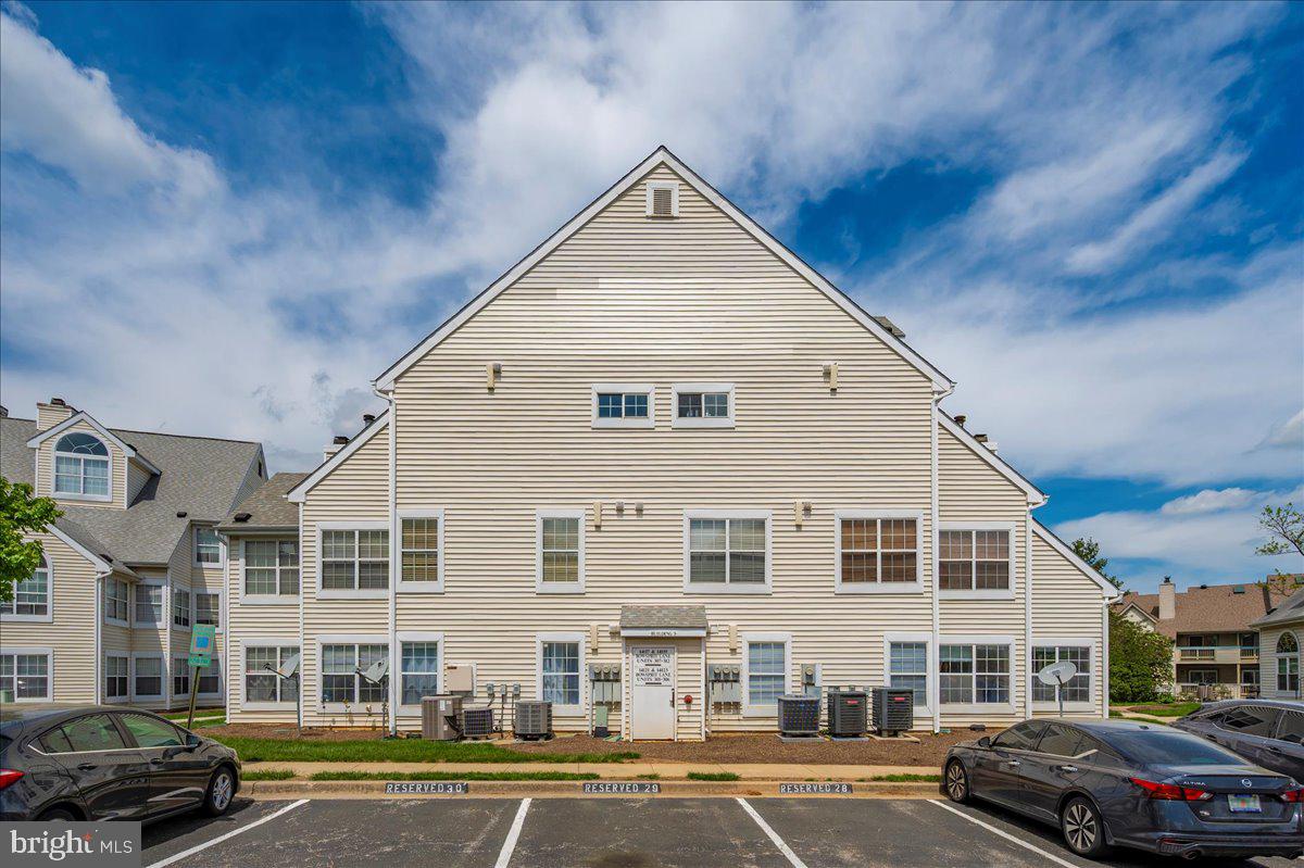 VISTAS 2 AT LAUREL - Residential