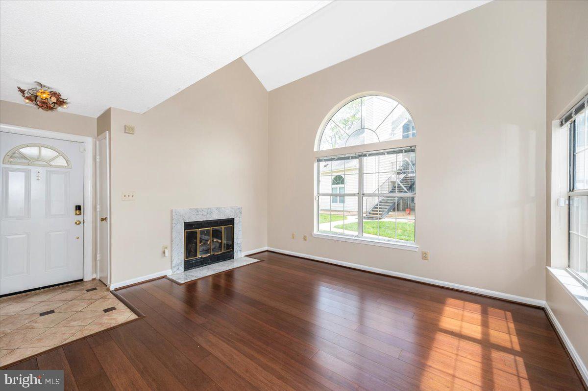 VISTAS 2 AT LAUREL - Residential