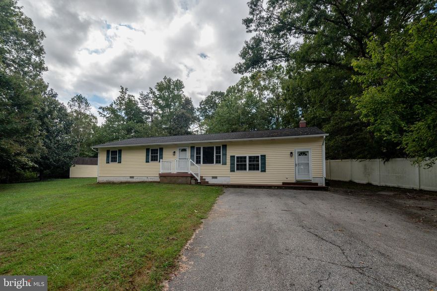 Charming One-Level Living Near Pax River Naval Base!
This beautifully maintained 3-bedroom, 2-bath home offers easy one-level living on over a half-acre lot. Inside, you’ll find a spacious bonus room, a bright sunroom, and a separate laundry room for added convenience. Enjoy peace of mind with numerous updates including new appliances, a new roof (2018), new HVAC (2019), new carpet in the bedrooms, and new flooring throughout the main living area. Outside features a great shed with electricity—perfect for storage, hobbies, or a workshop. Conveniently located close to Pax River Naval Base, shopping, and dining.