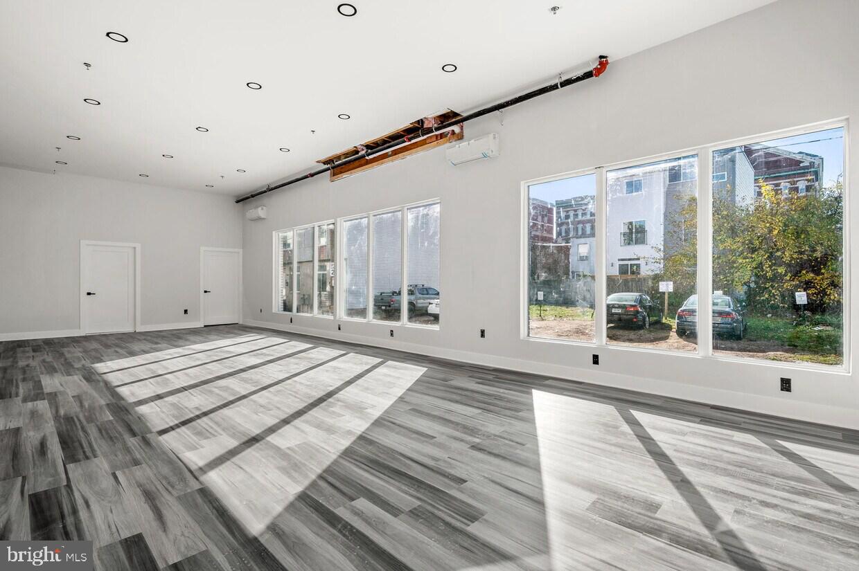 1325 N 18TH STREET COMM