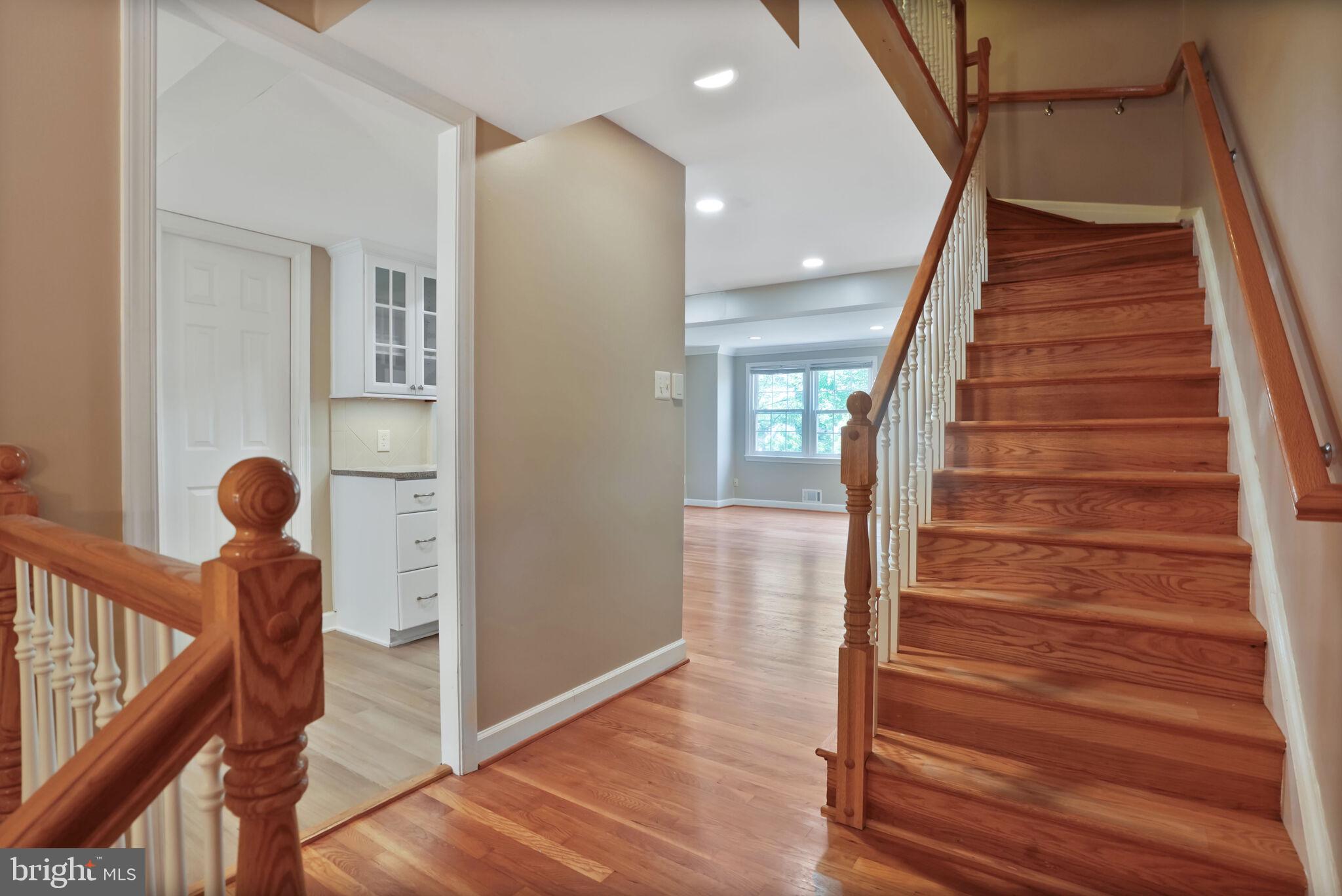 3848 UNIVERSITY DRIVE