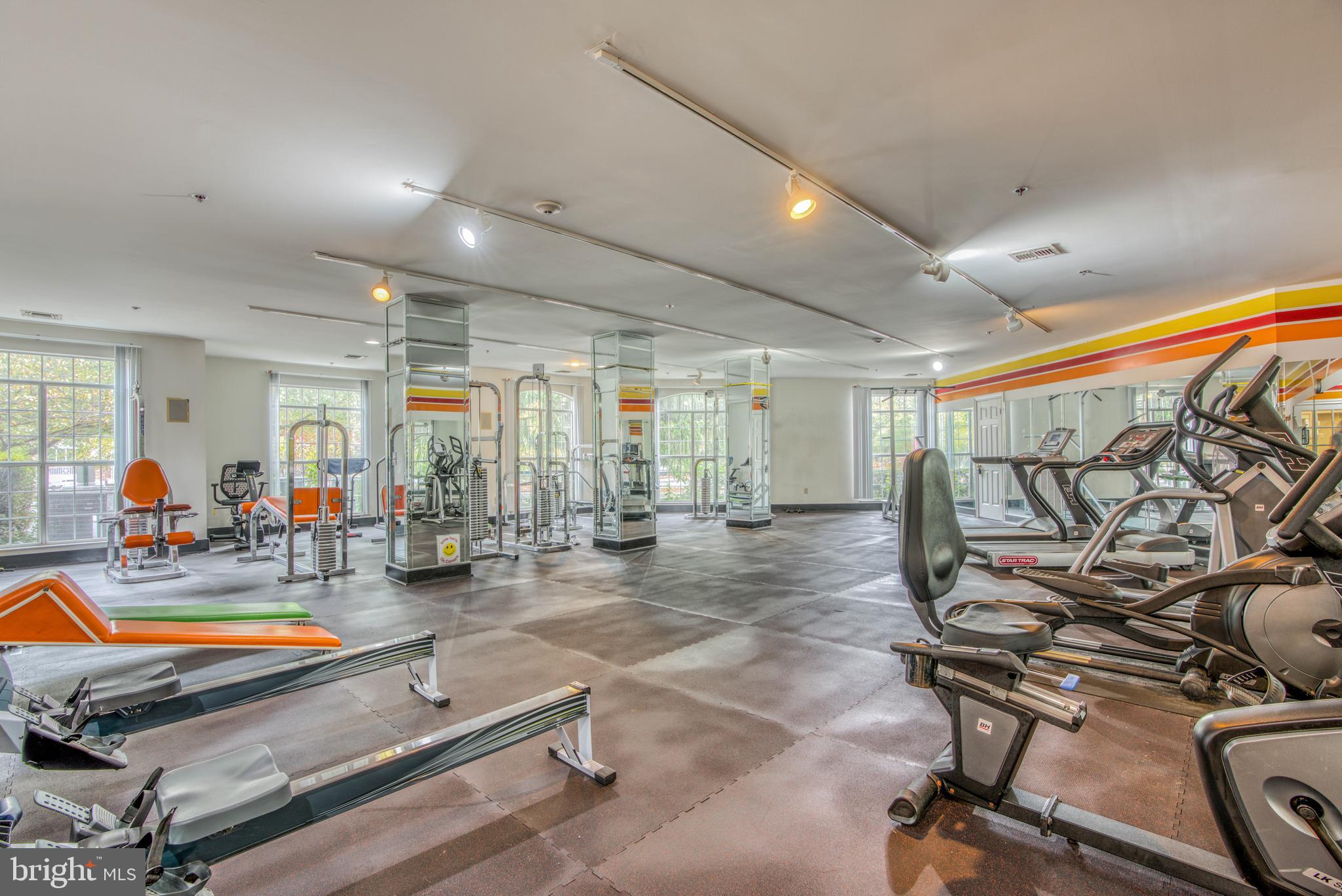 ENGLISH COUNTRY MANOR - Residential