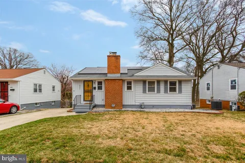 6521 Parkway Court, Hyattsville, MD MLS: MDPG2143574