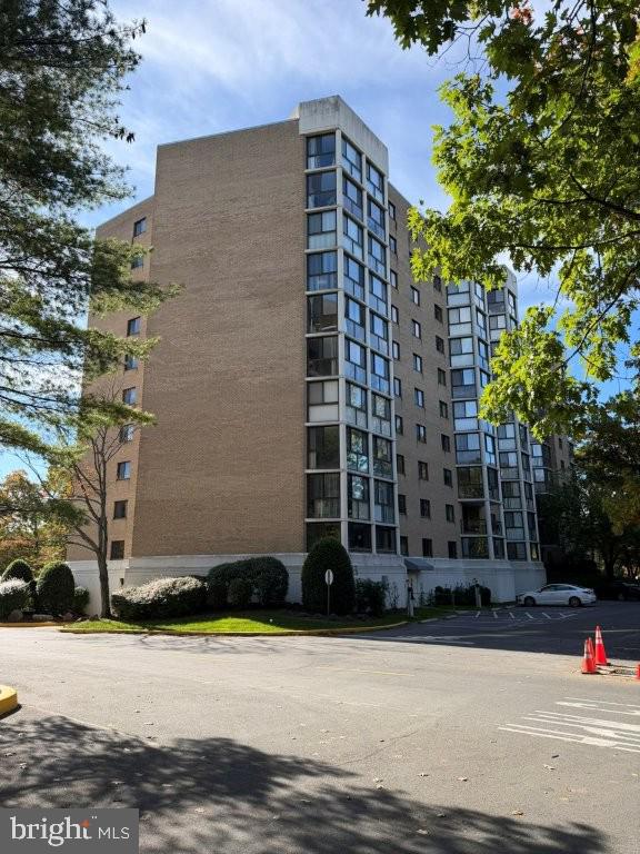 LEISURE WORLD - Residential