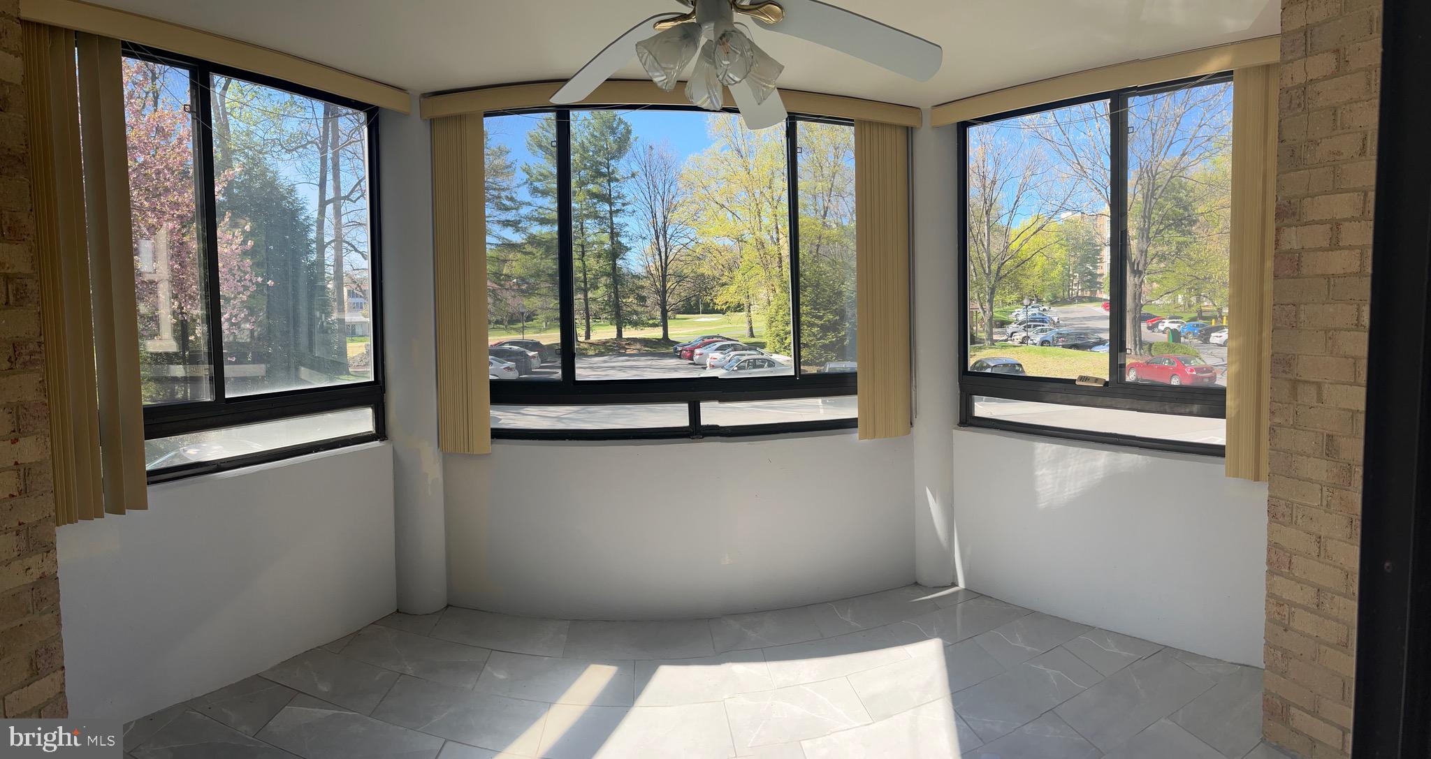 LEISURE WORLD - Residential