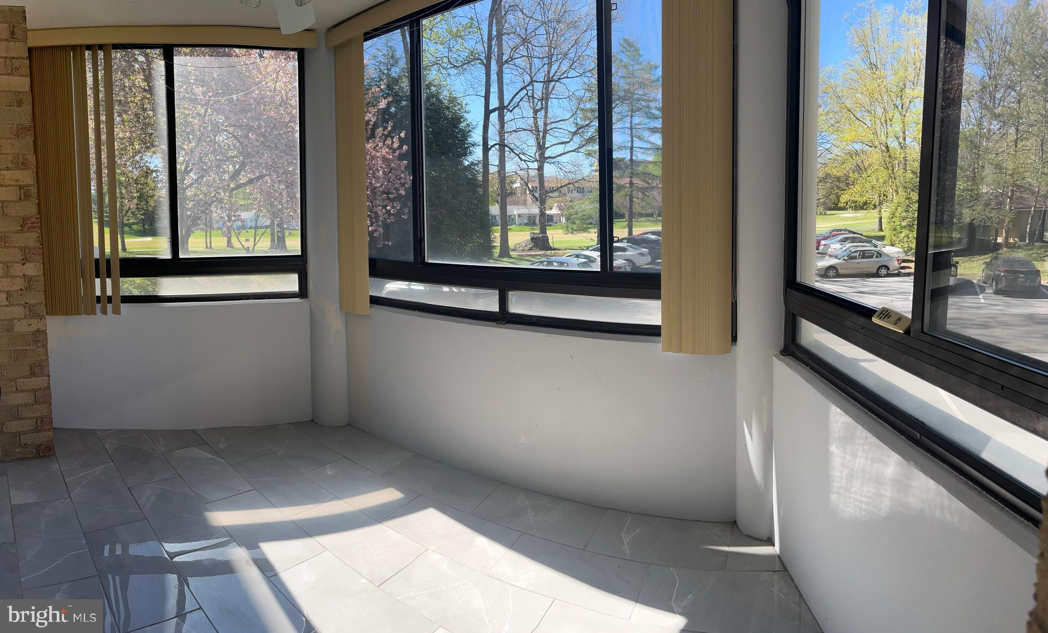 LEISURE WORLD - Residential
