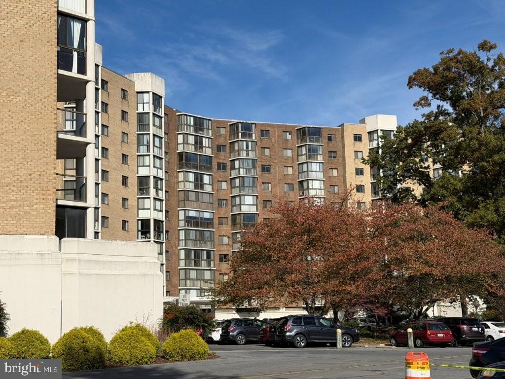LEISURE WORLD - Residential