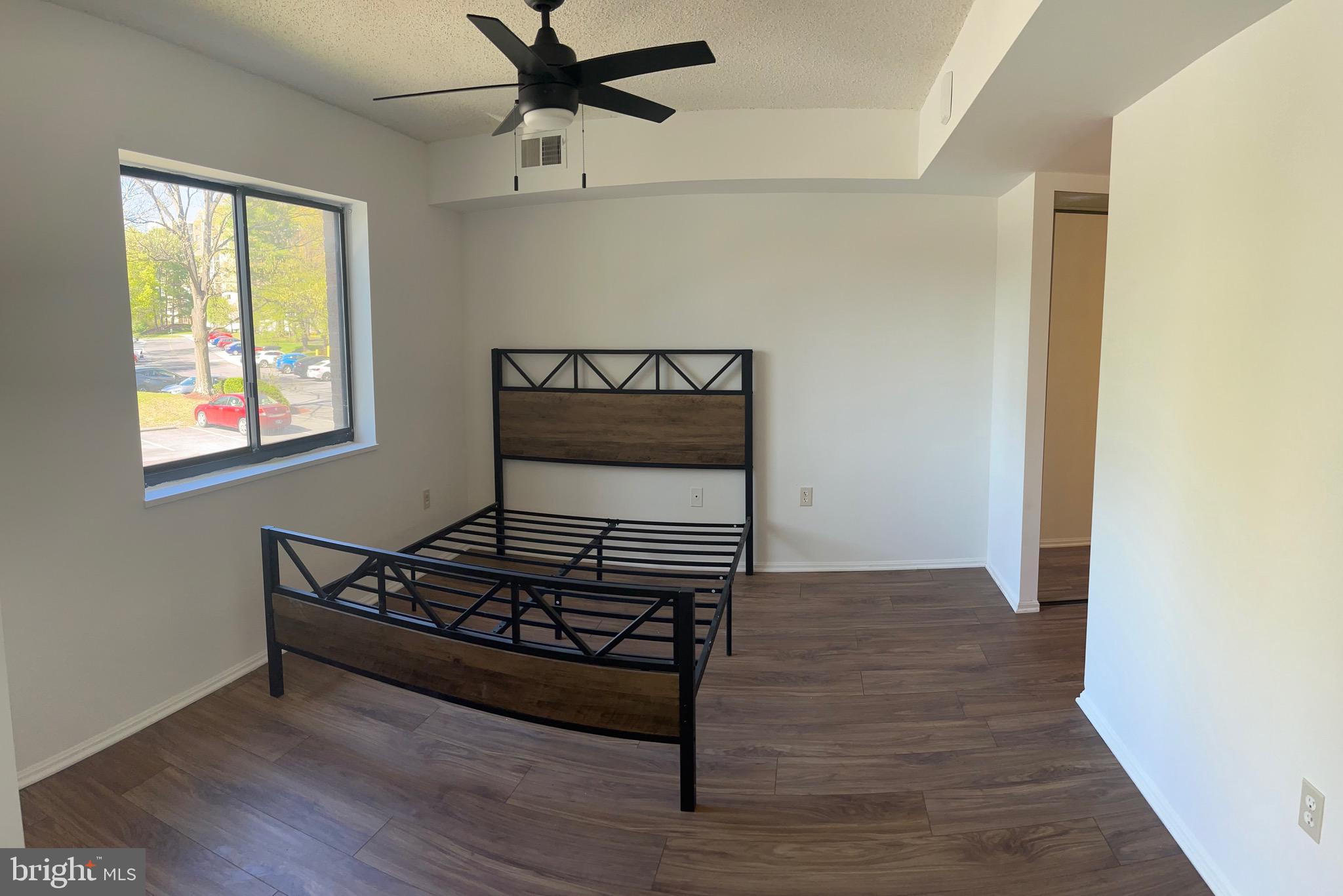 LEISURE WORLD - Residential
