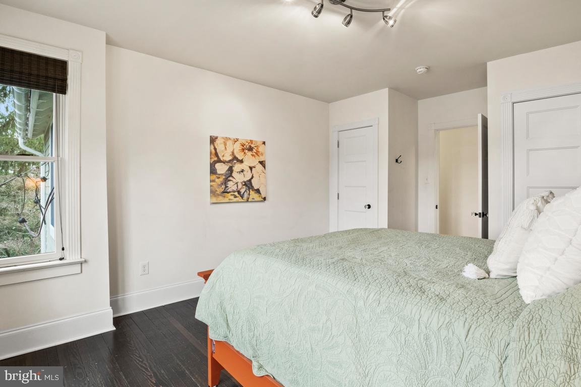 FORT WASHINGTON - Residential