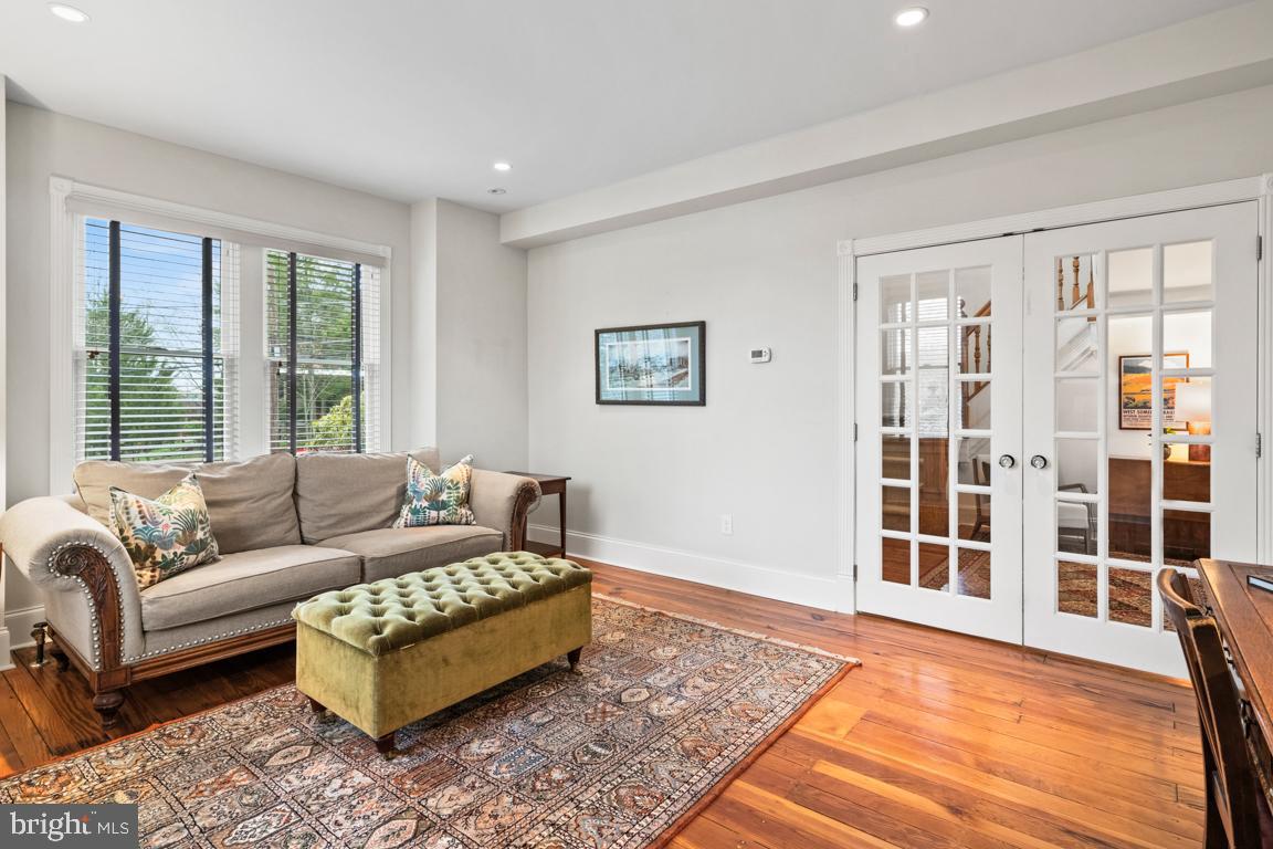 FORT WASHINGTON - Residential