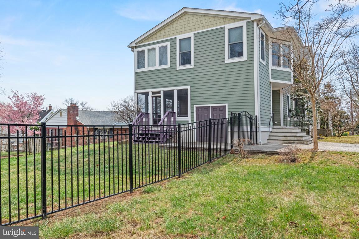 FORT WASHINGTON - Residential