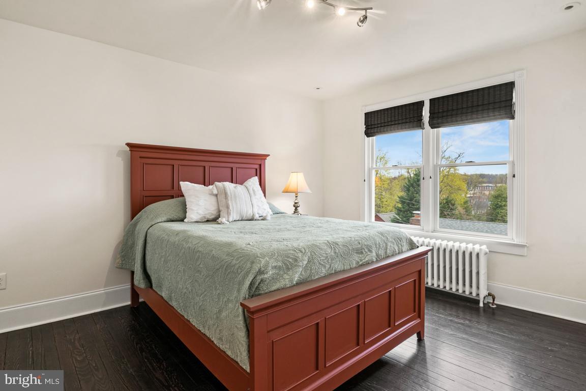 FORT WASHINGTON - Residential