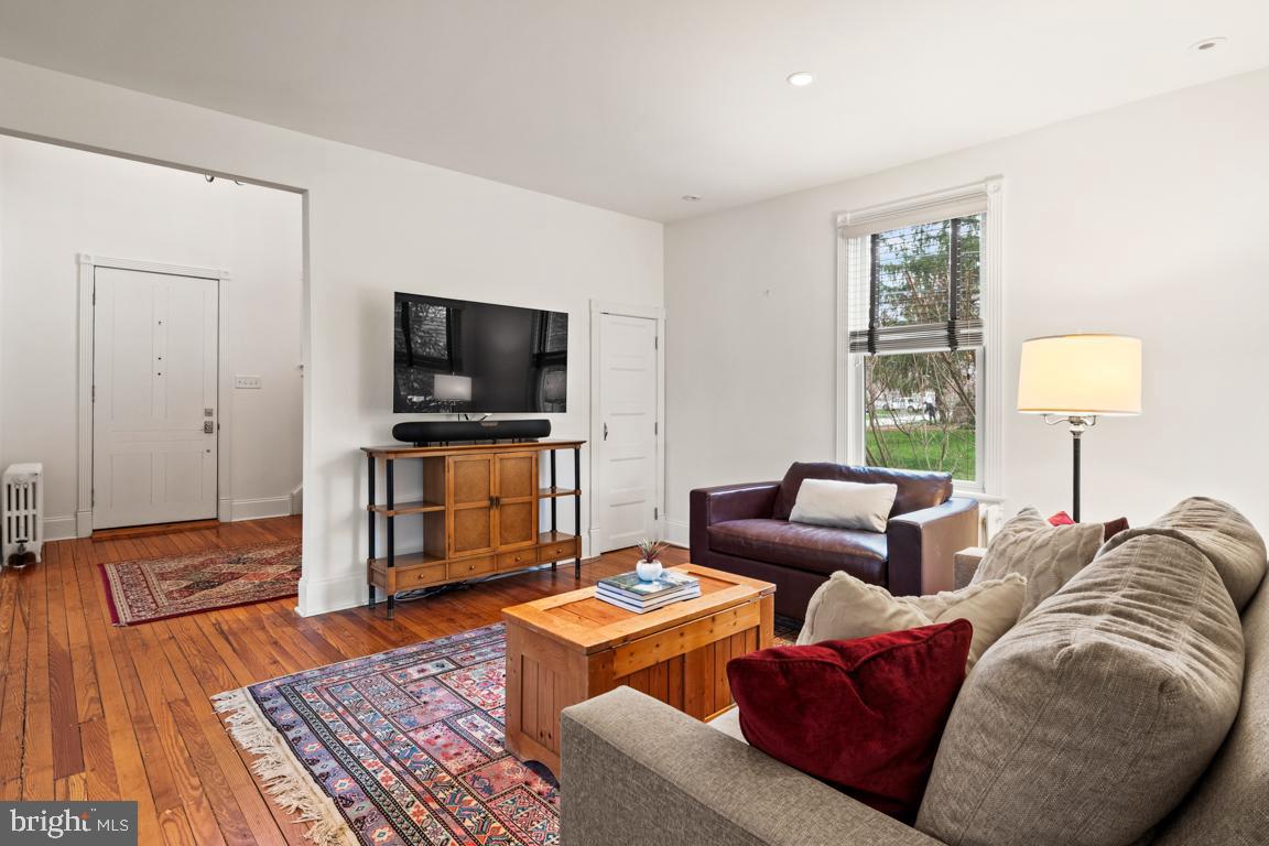 FORT WASHINGTON - Residential