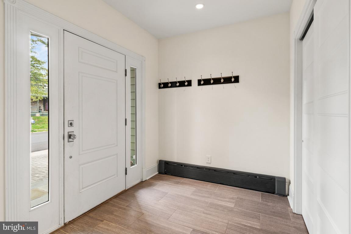 FORT WASHINGTON - Residential