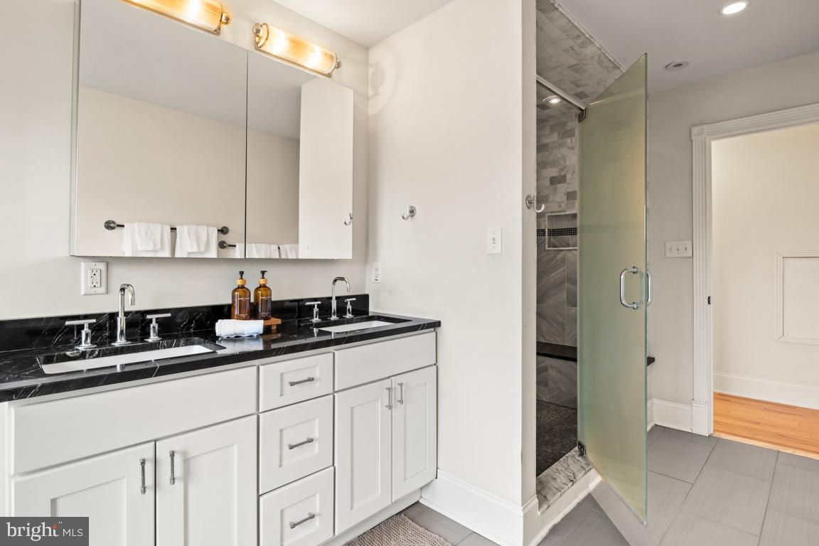 FORT WASHINGTON - Residential