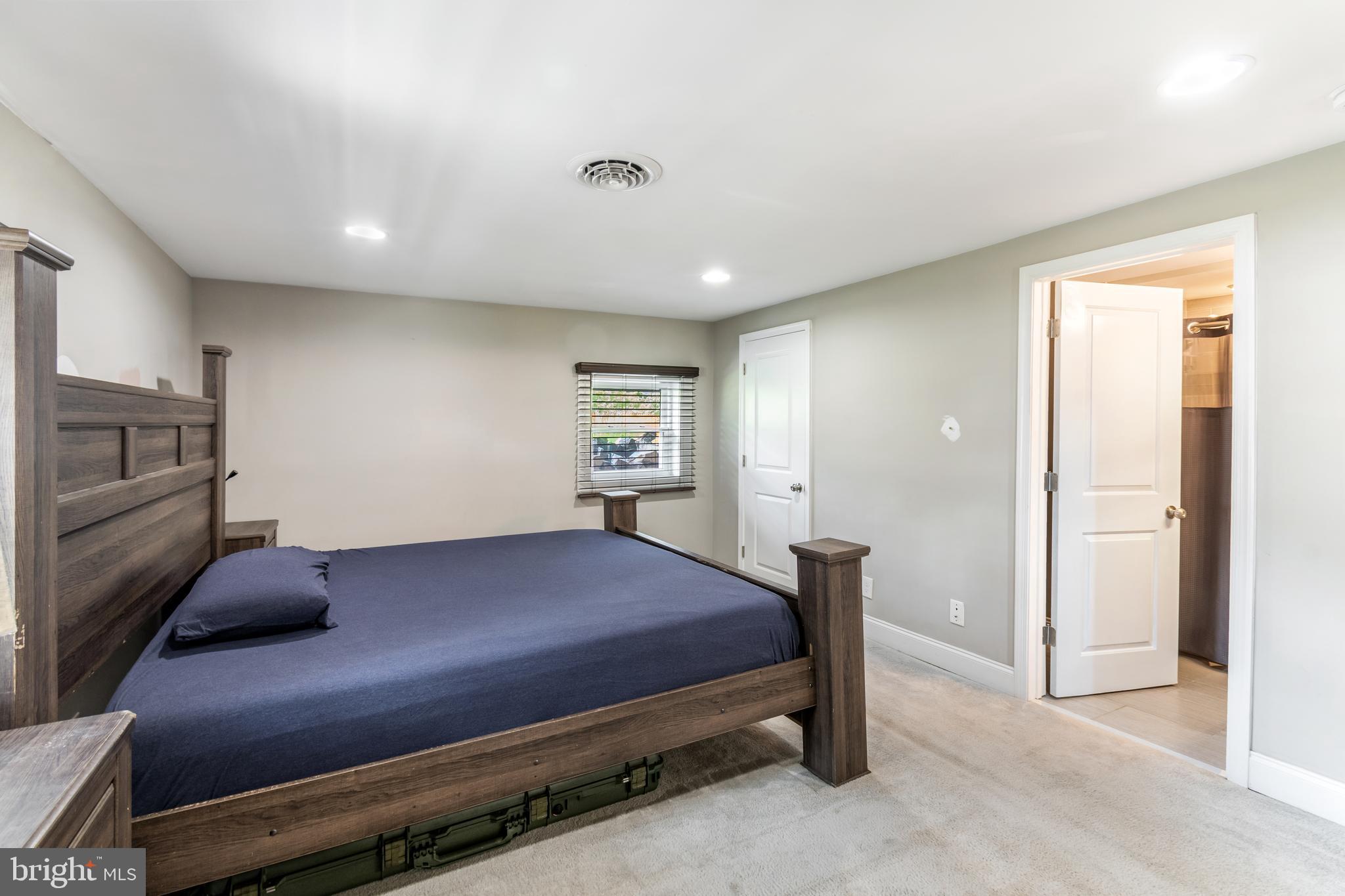 LAUREL ACRES - Residential